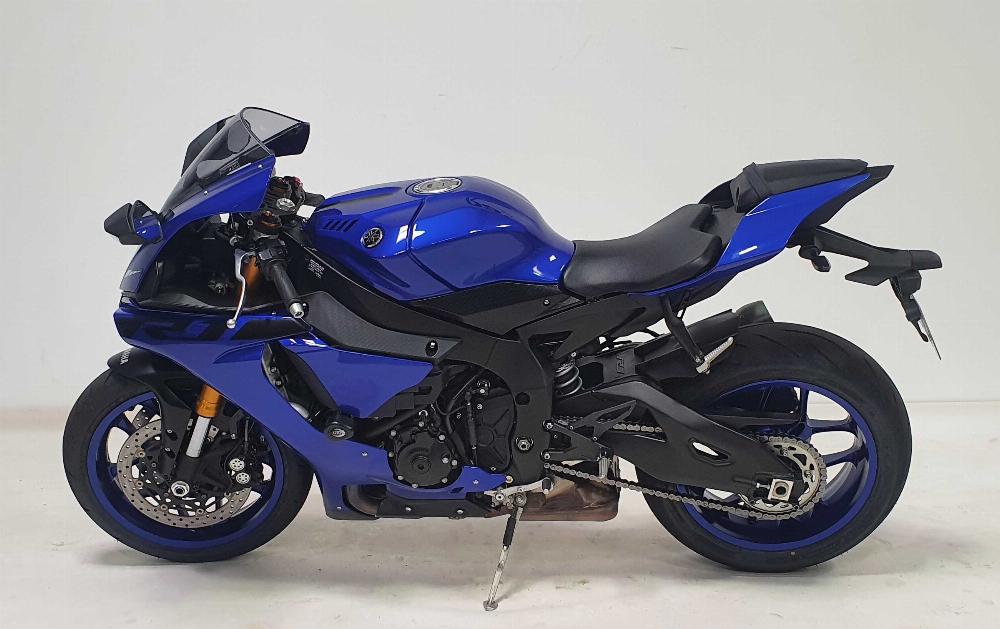 Yamaha YZF 1000 R1 2018 vue gauche