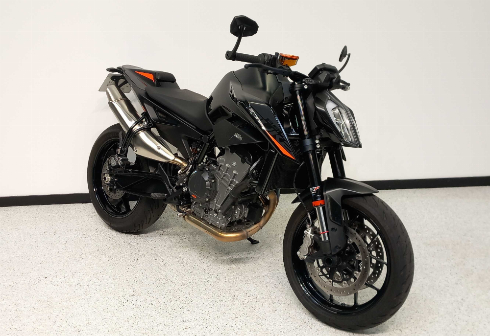 KTM 890 Duke 2021 vue 3/4 droite