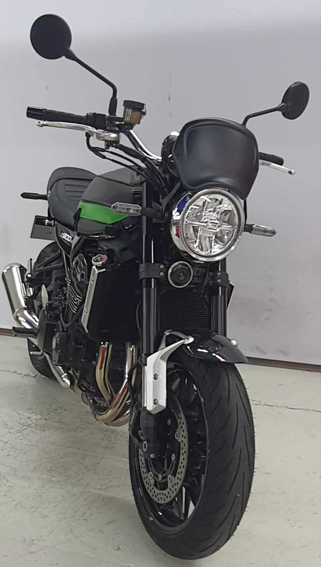 Kawasaki Z 900 RS 2021 HD vue 3/4 droite