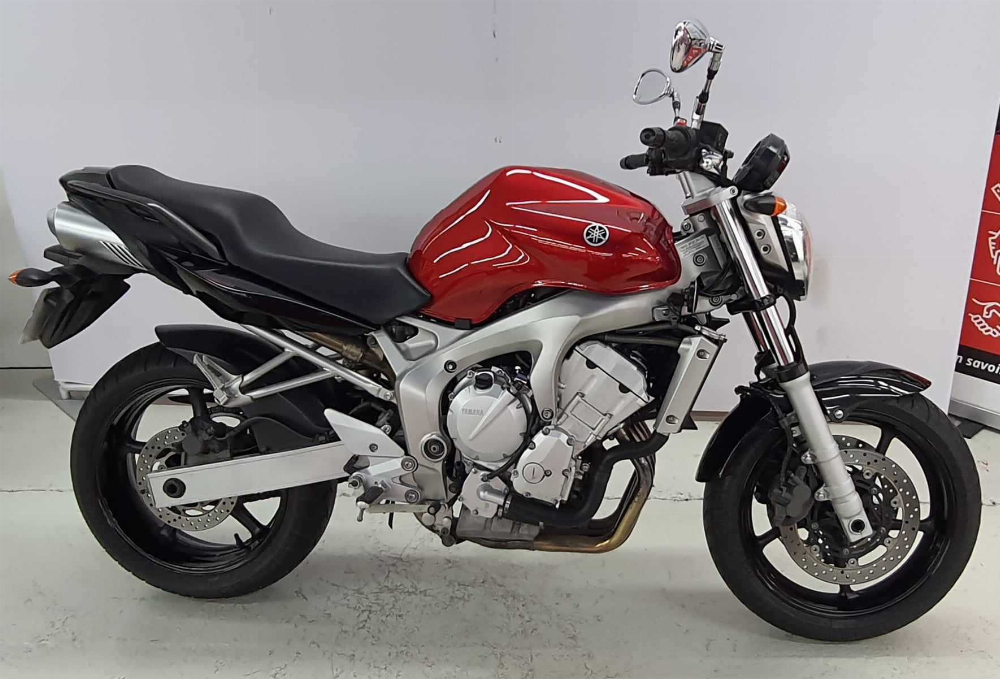 Yamaha FZ6 N 2004 vue gauche