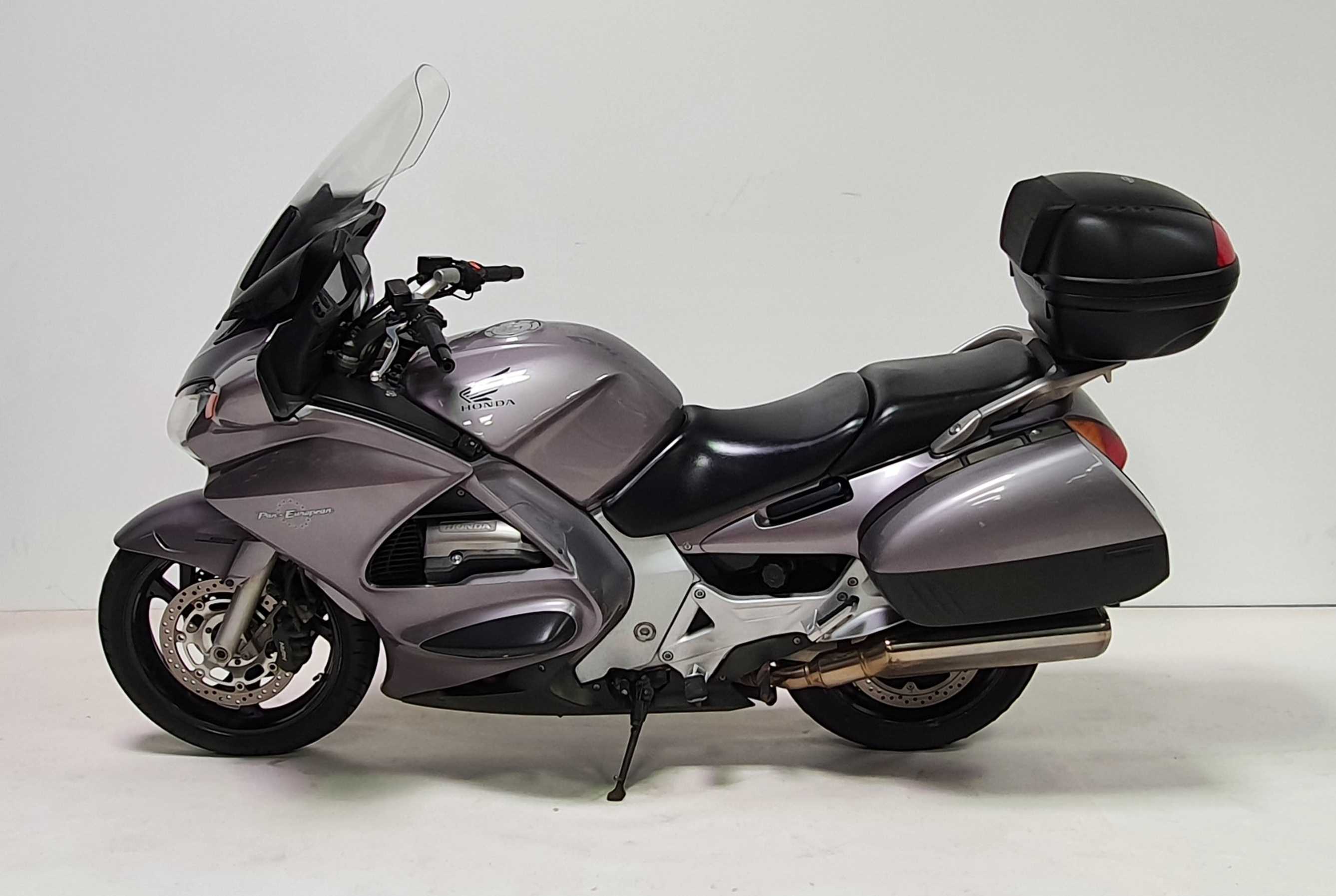 Honda ST 1300 Pan European 2002 HD vue gauche