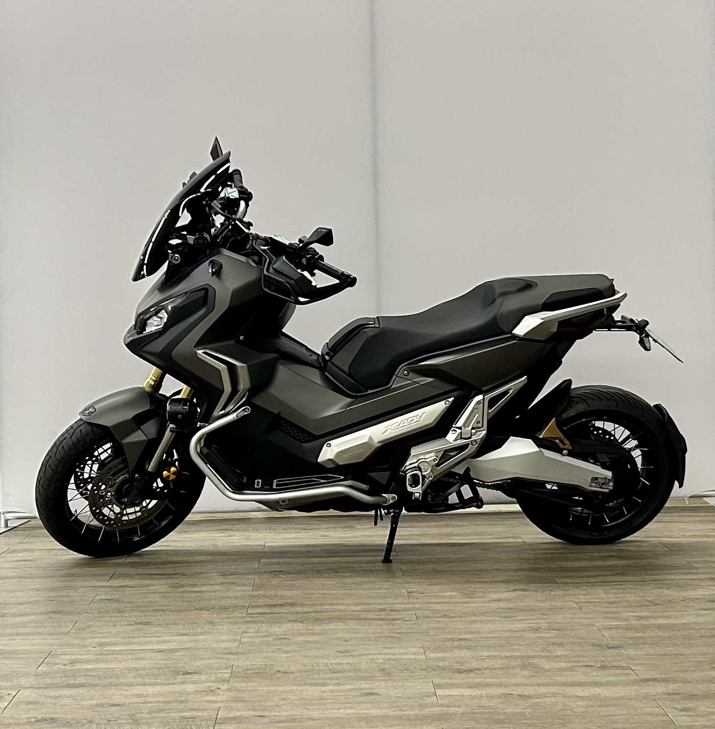 Honda X-ADV 750 2018 HD vue gauche