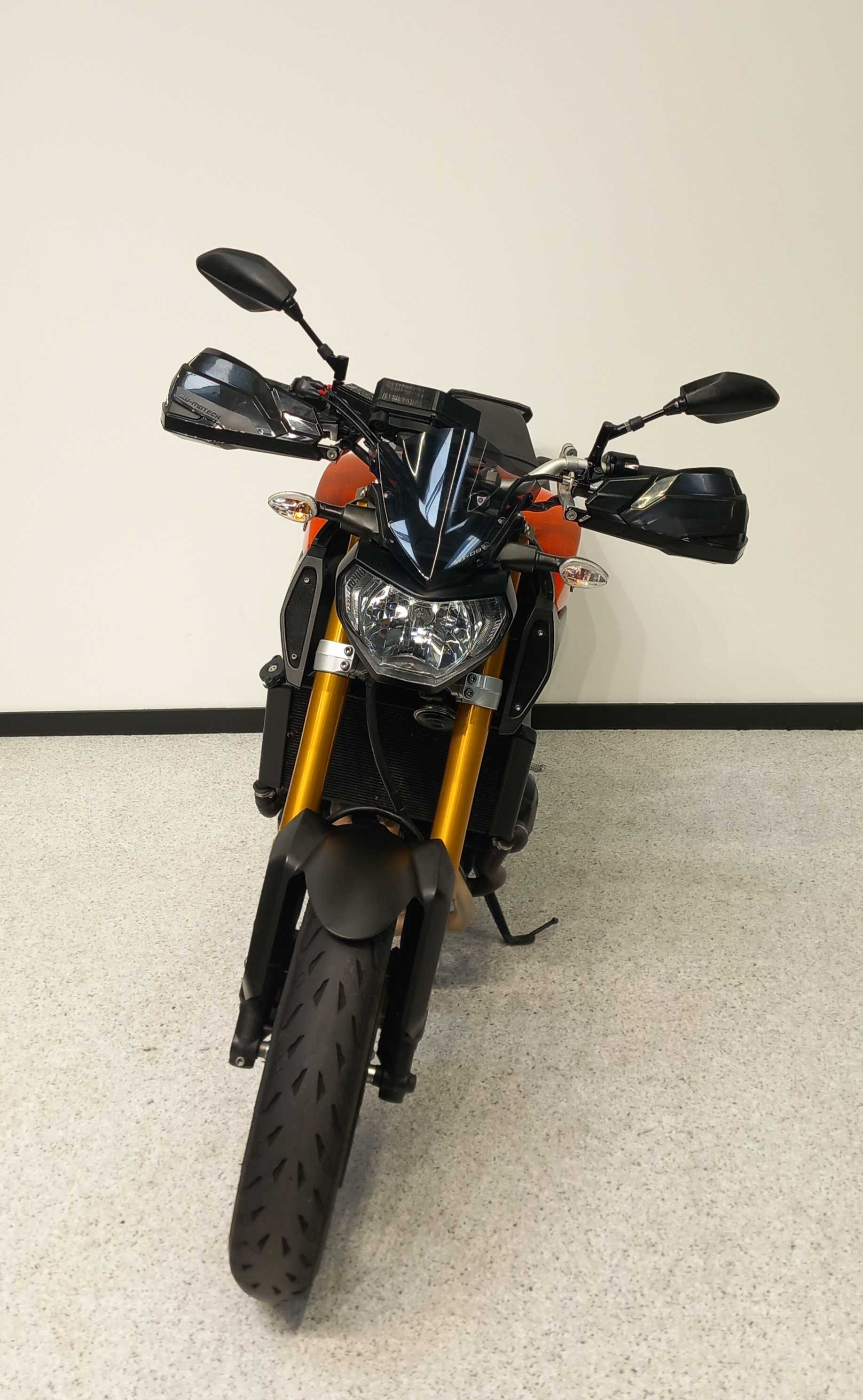 Yamaha MT-09 850 2013 HD vue avant