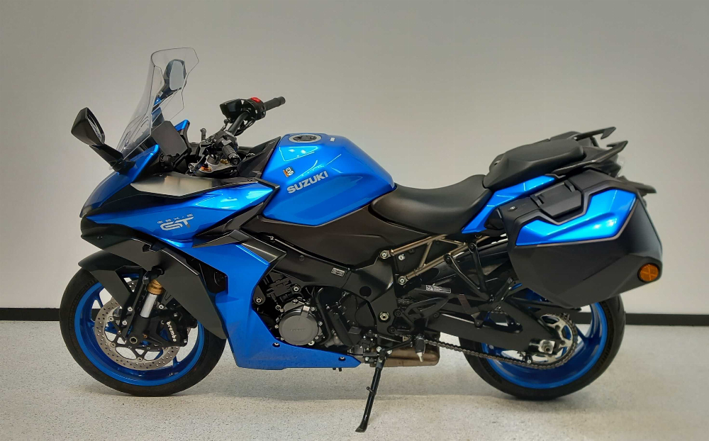 Suzuki GSX-S 1000 GT 2022 vue gauche