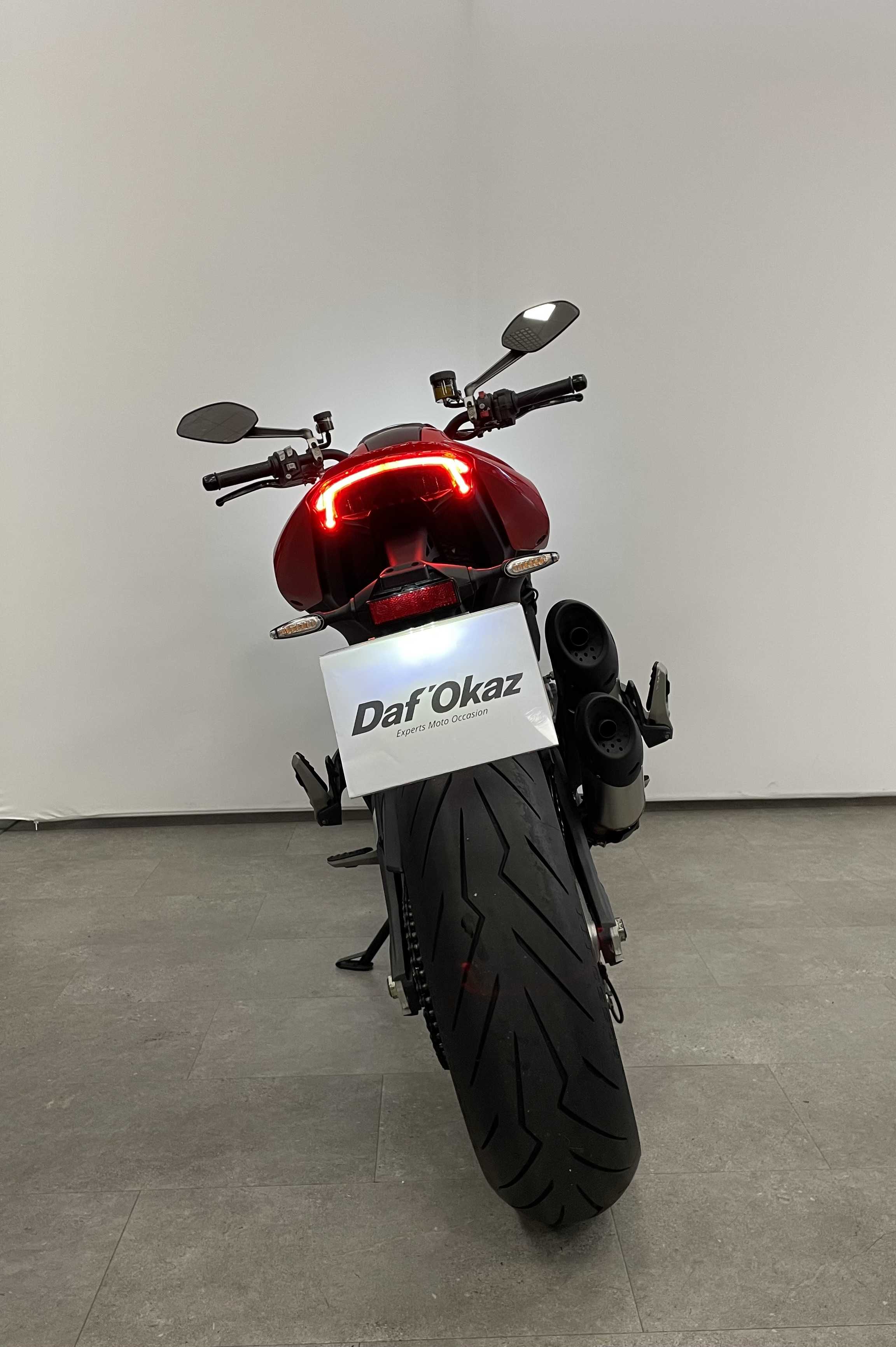 Ducati Monster + 2021 HD vue arrière
