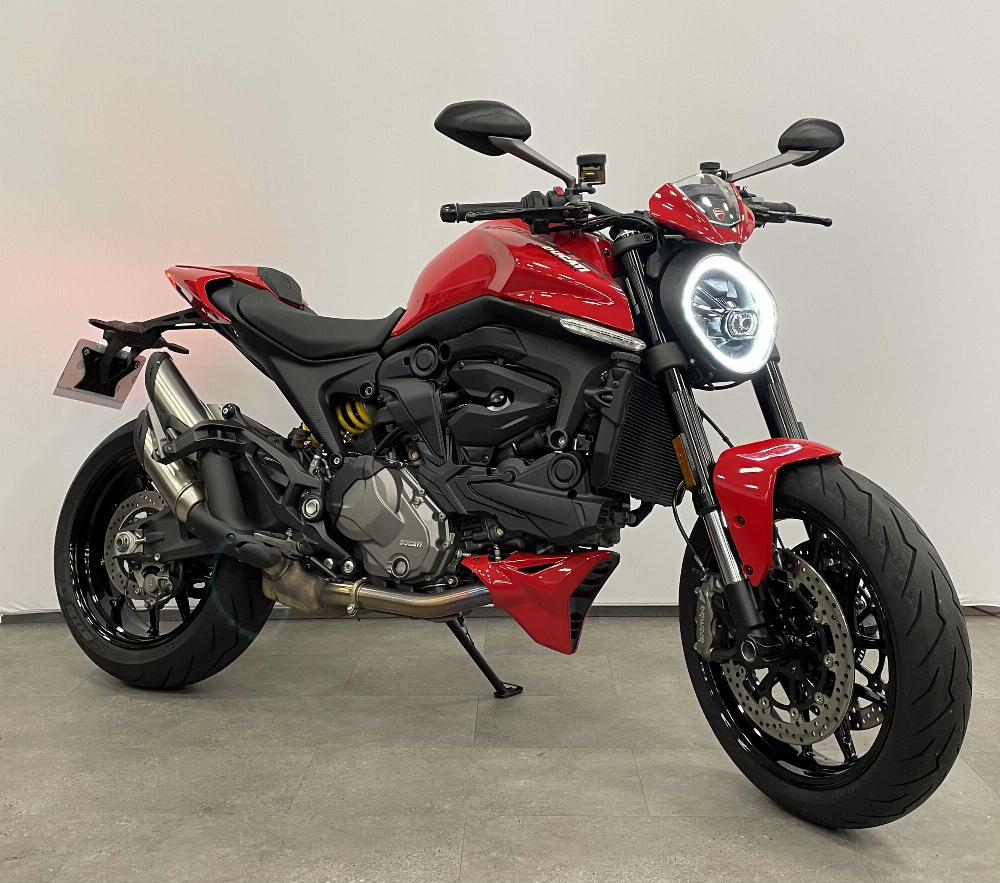 Ducati Monster + 2021 vue 3/4 droite