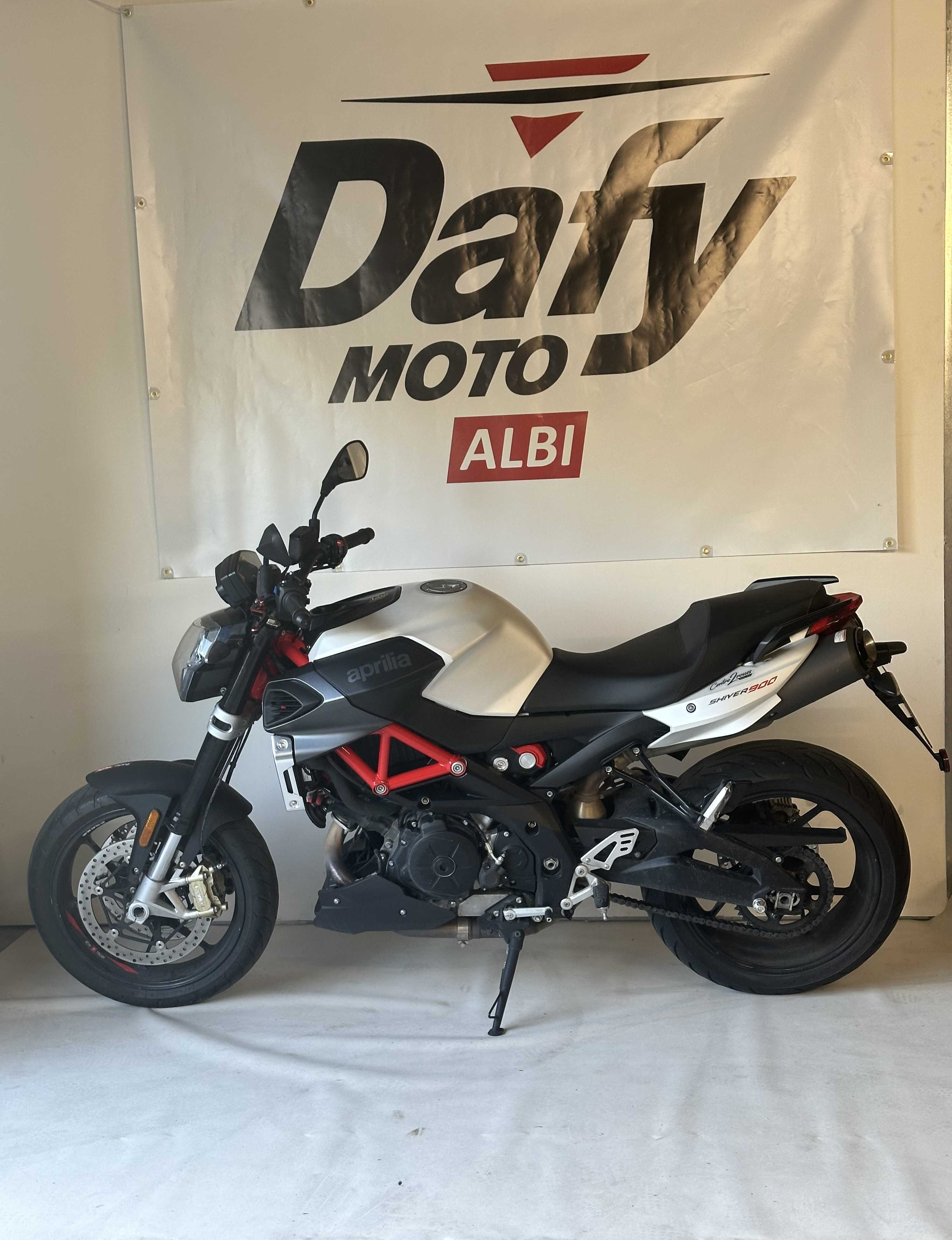 Aprilia Shiver 900 ABS 2018 HD vue gauche