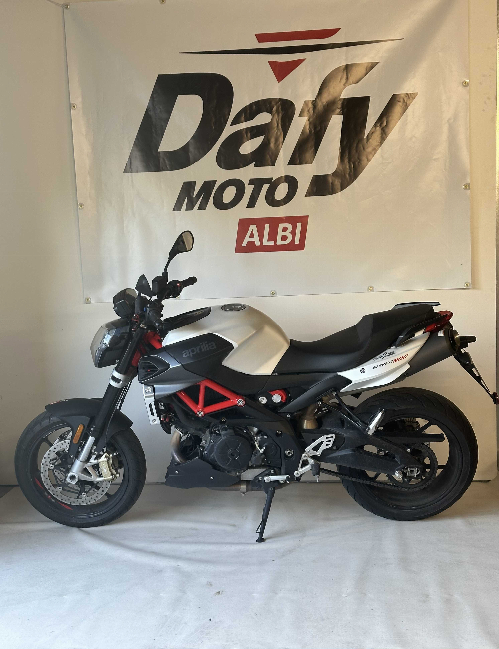 Aprilia Shiver 900 ABS 2018 vue gauche