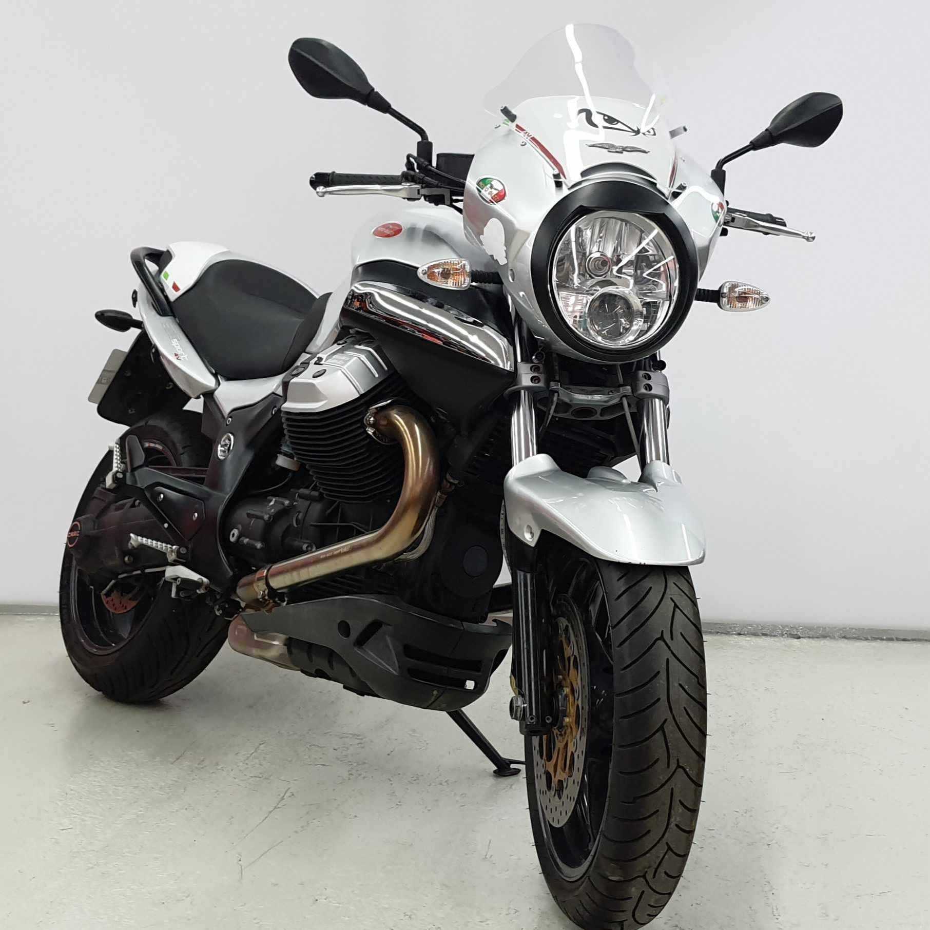 Moto Guzzi 1200 SPORT 8V E3 2009 HD vue 3/4 droite