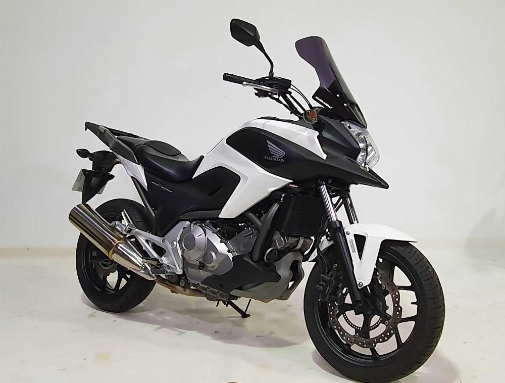 Honda NC 700 X  ABS 2012 vue 3/4 droite