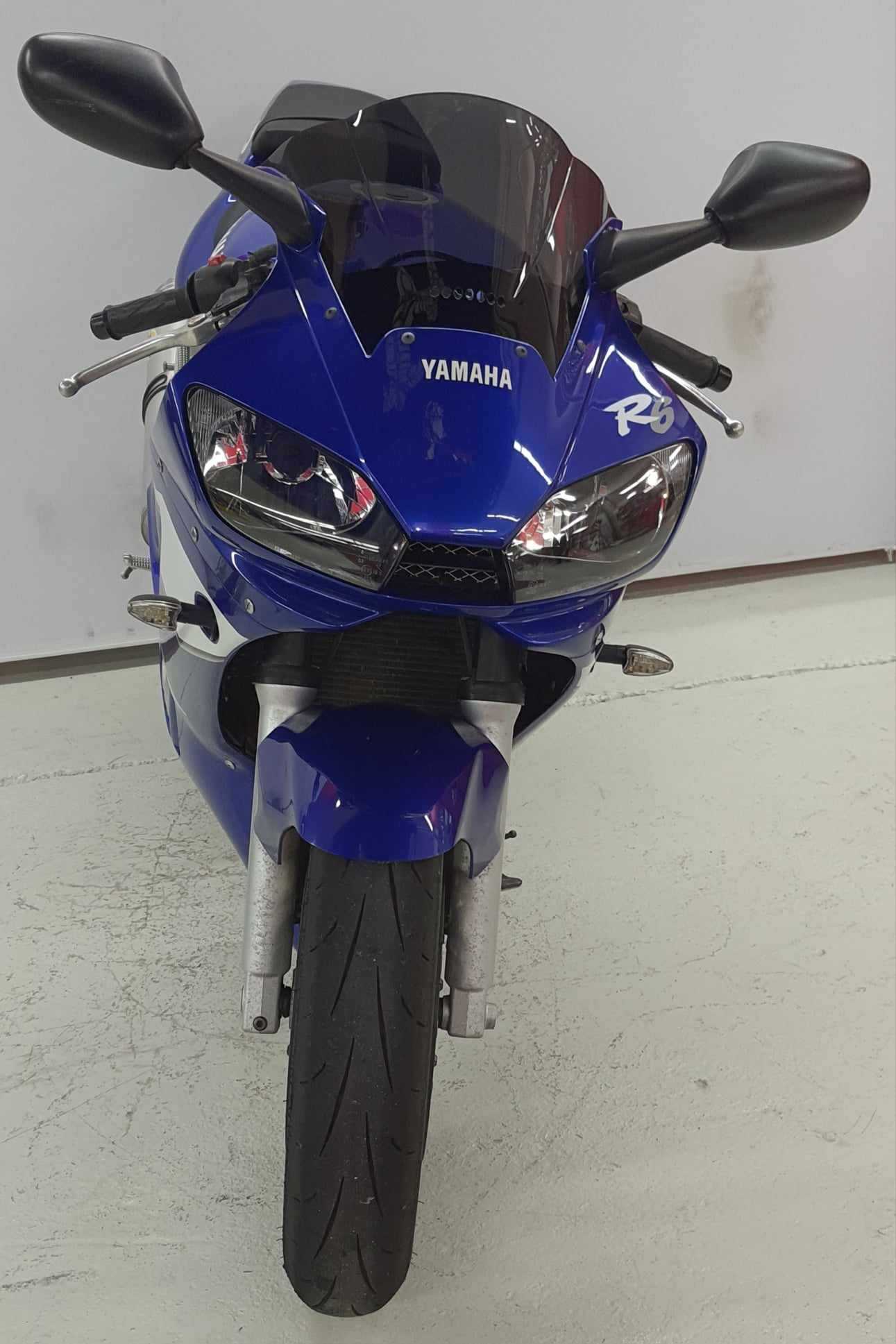 Yamaha YZF 600 R6 2000 HD vue avant