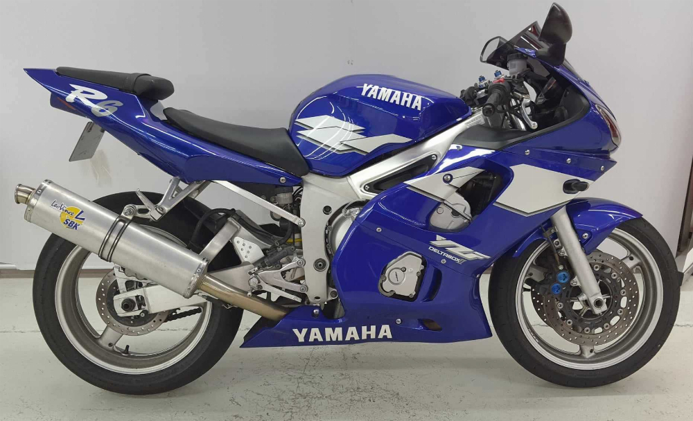 Yamaha YZF 600 R6 2000 vue gauche