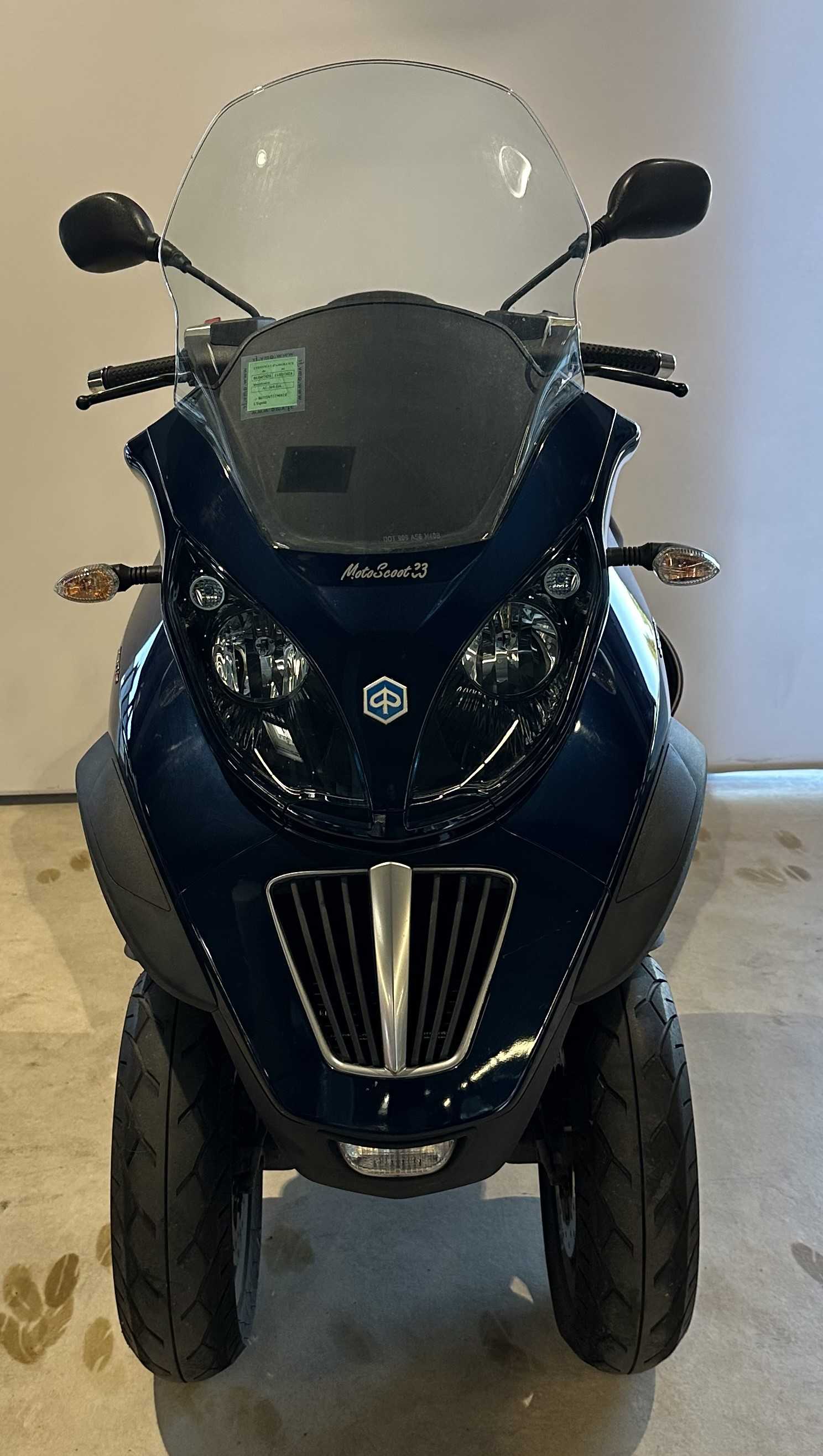 Piaggio MP3 250 LT 2009 HD vue avant
