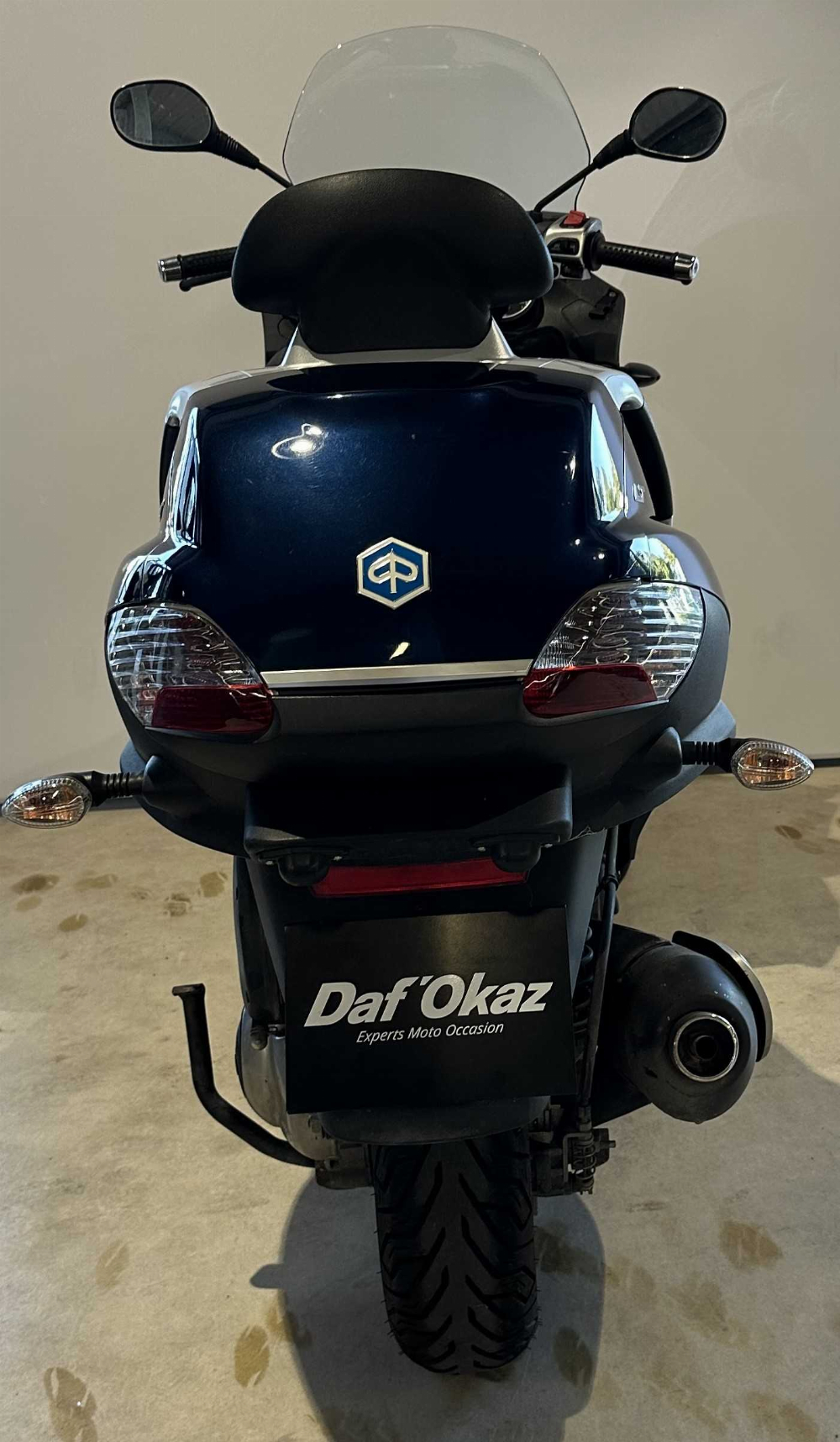 Piaggio MP3 250 LT 2009 vue arrière