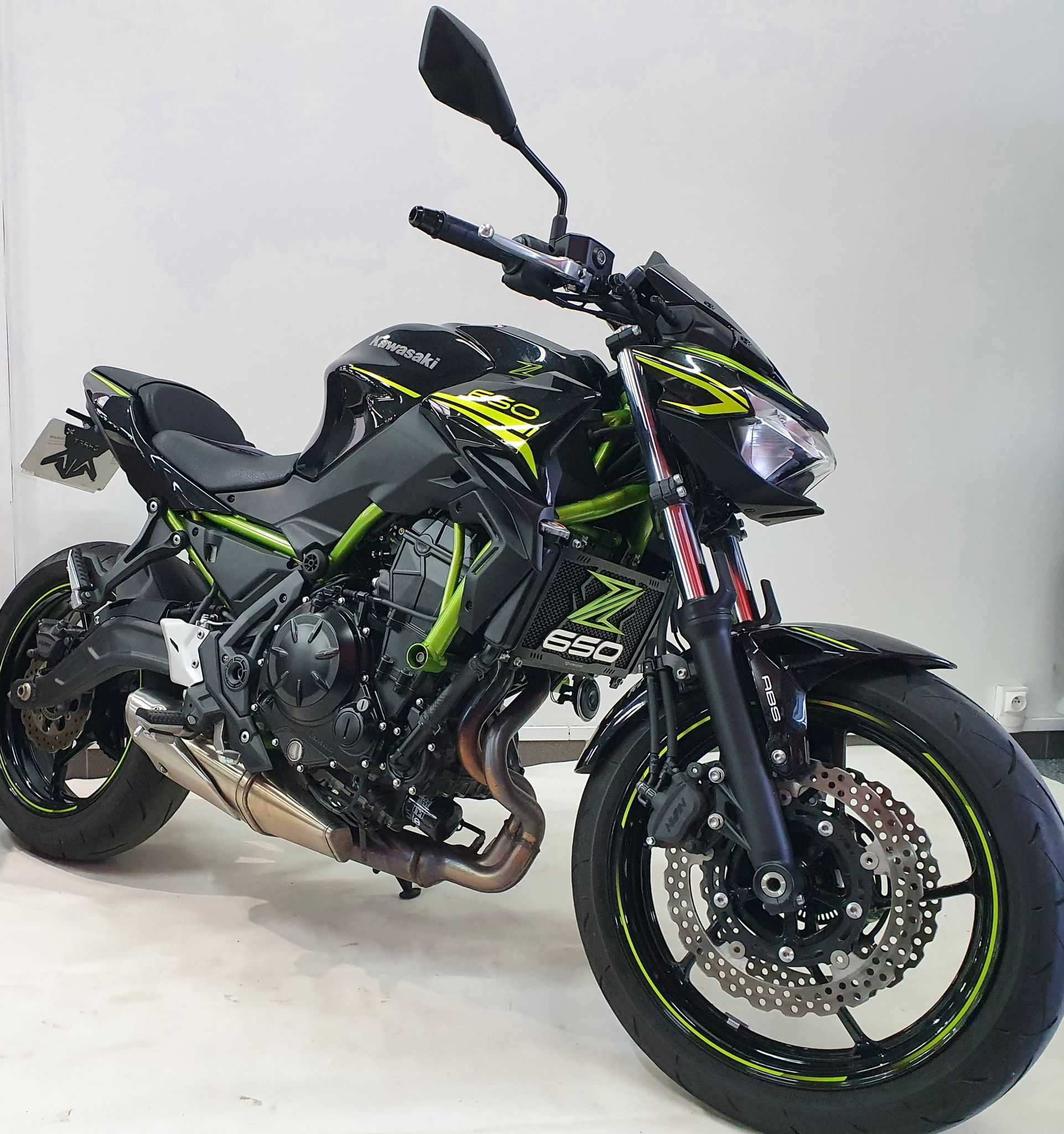 Kawasaki Z 650 2020 HD vue 3/4 droite
