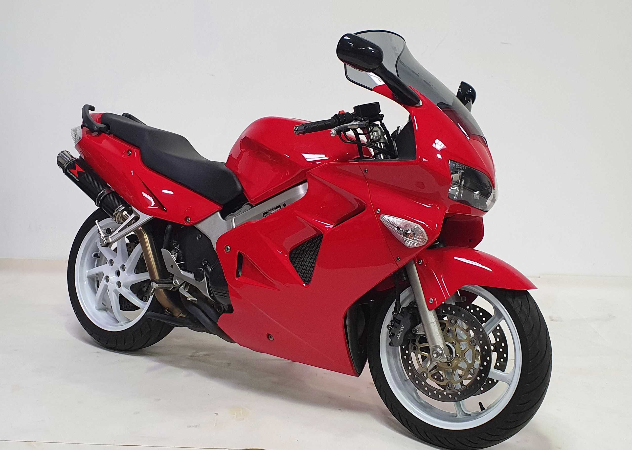 Honda VFR 800 1998 HD vue 3/4 droite