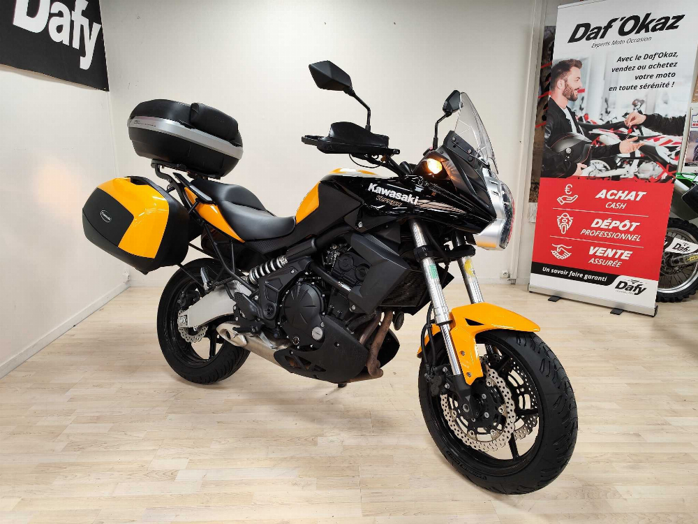 Kawasaki KLE 650 Versys 2012 vue 3/4 droite