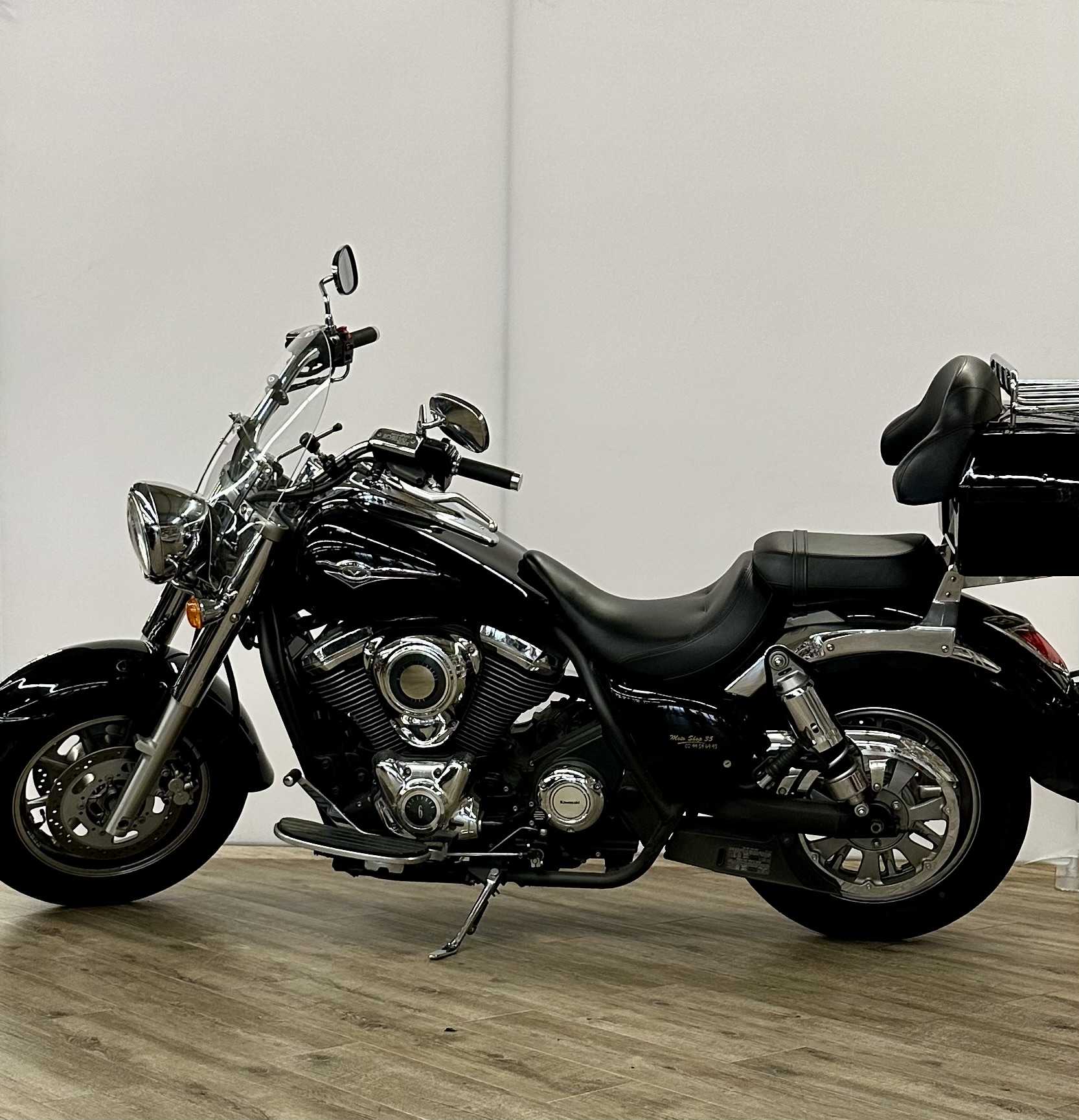 Kawasaki VN 1700 Classic 2012 HD vue gauche