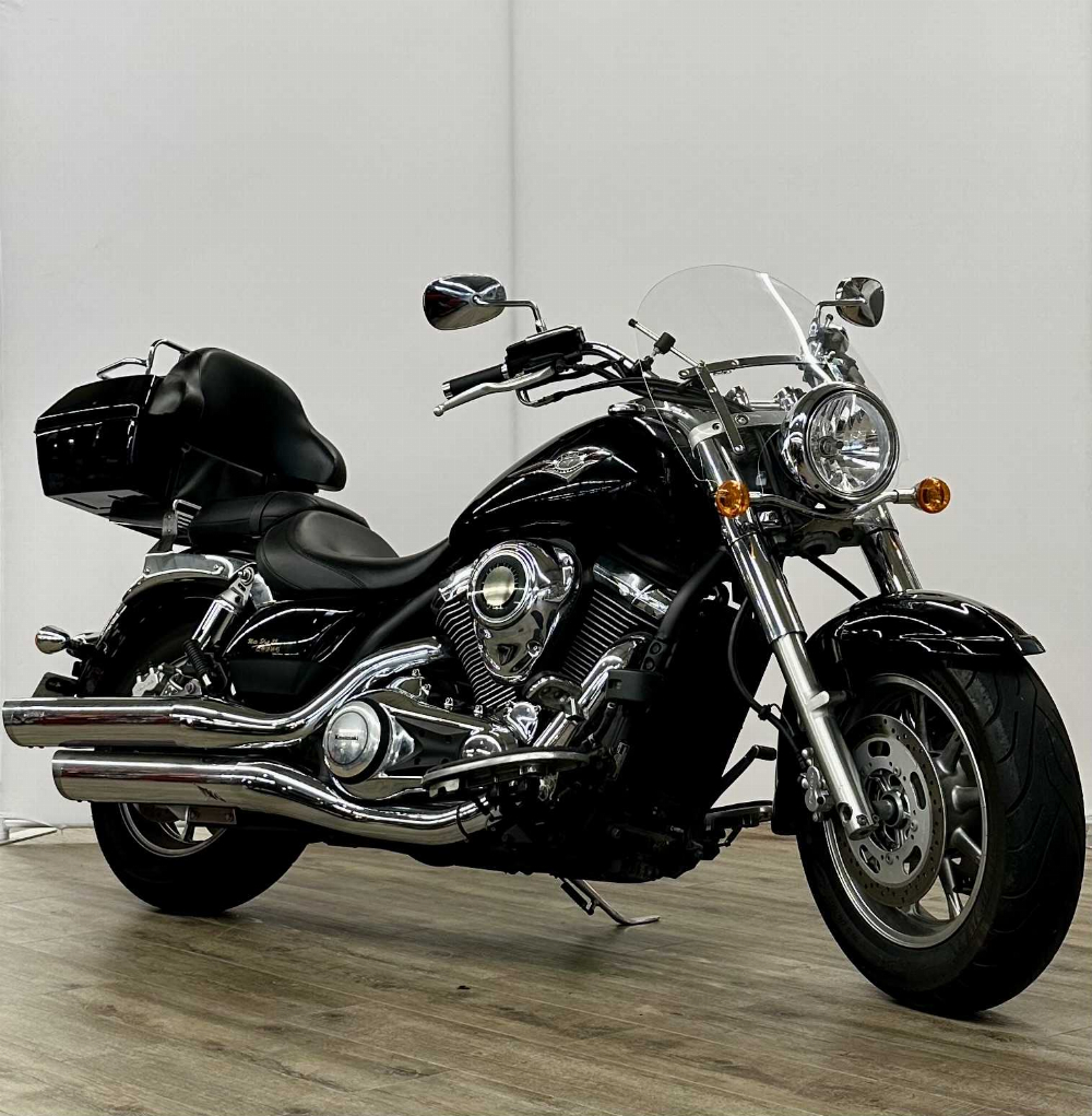 Kawasaki VN 1700 Classic 2012 vue 3/4 droite