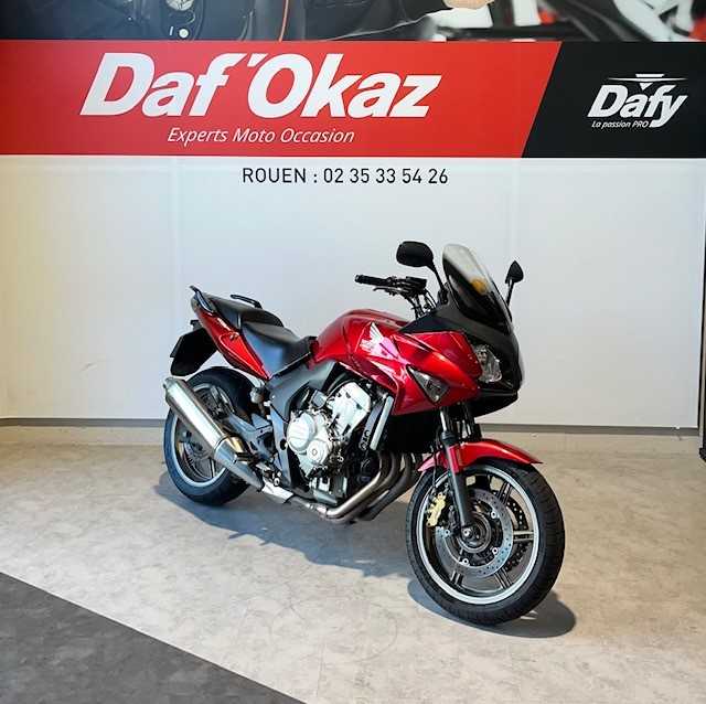 Honda CBF 600 S ABS 2008 vue 3/4 droite