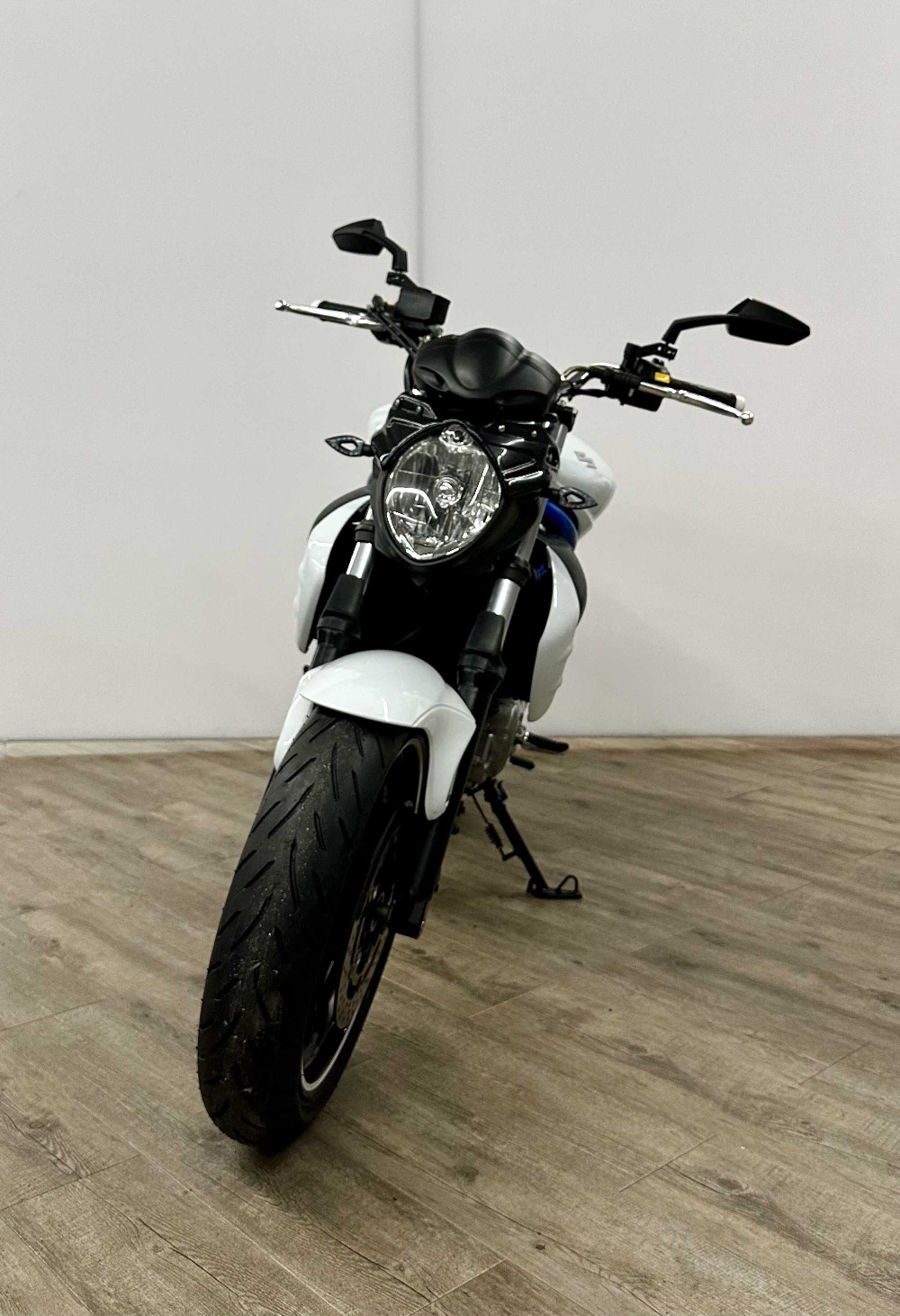 Suzuki SFV 650 Gladius 2009 vue avant