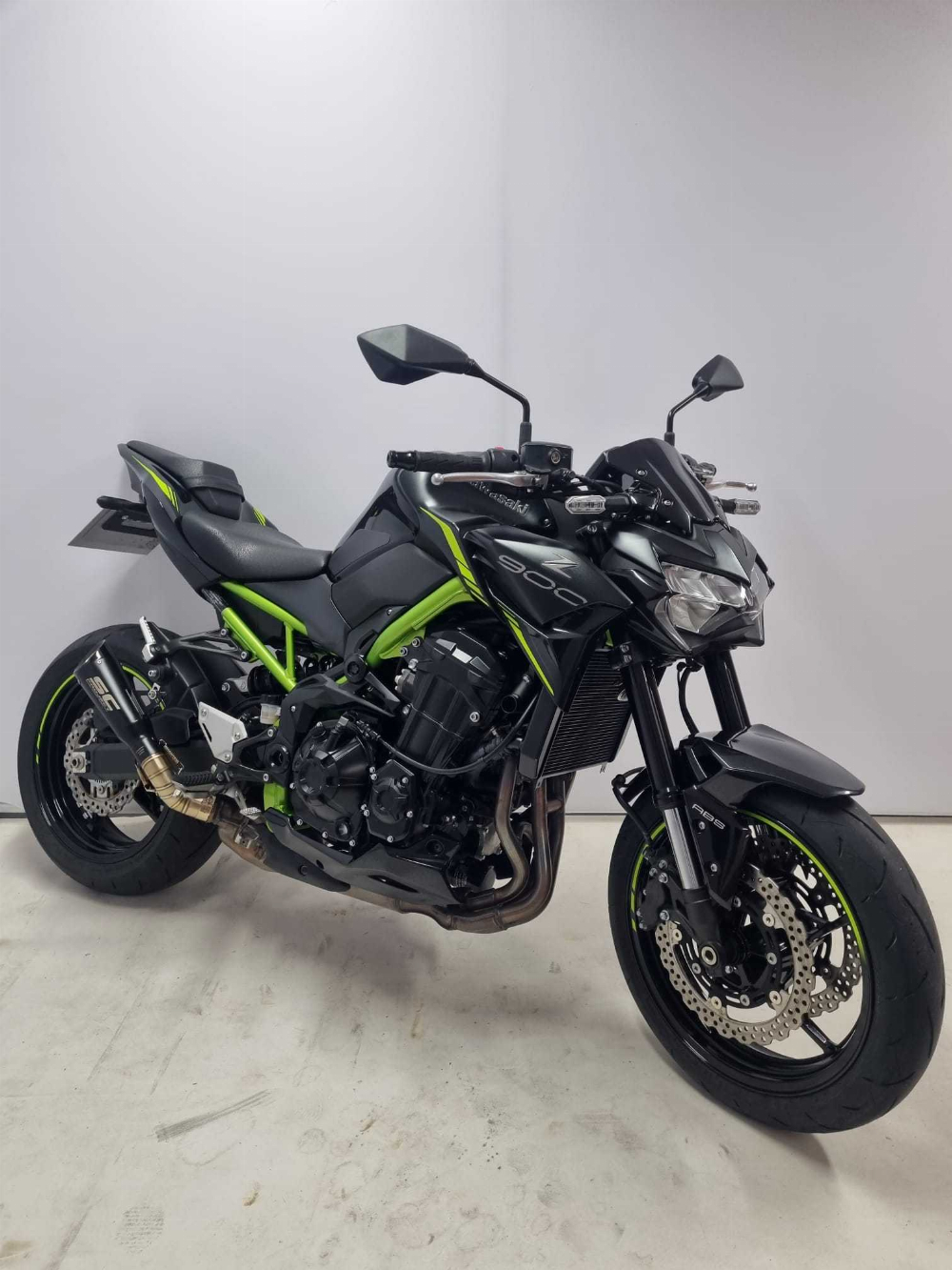 Kawasaki Z 900 2022 vue 3/4 droite