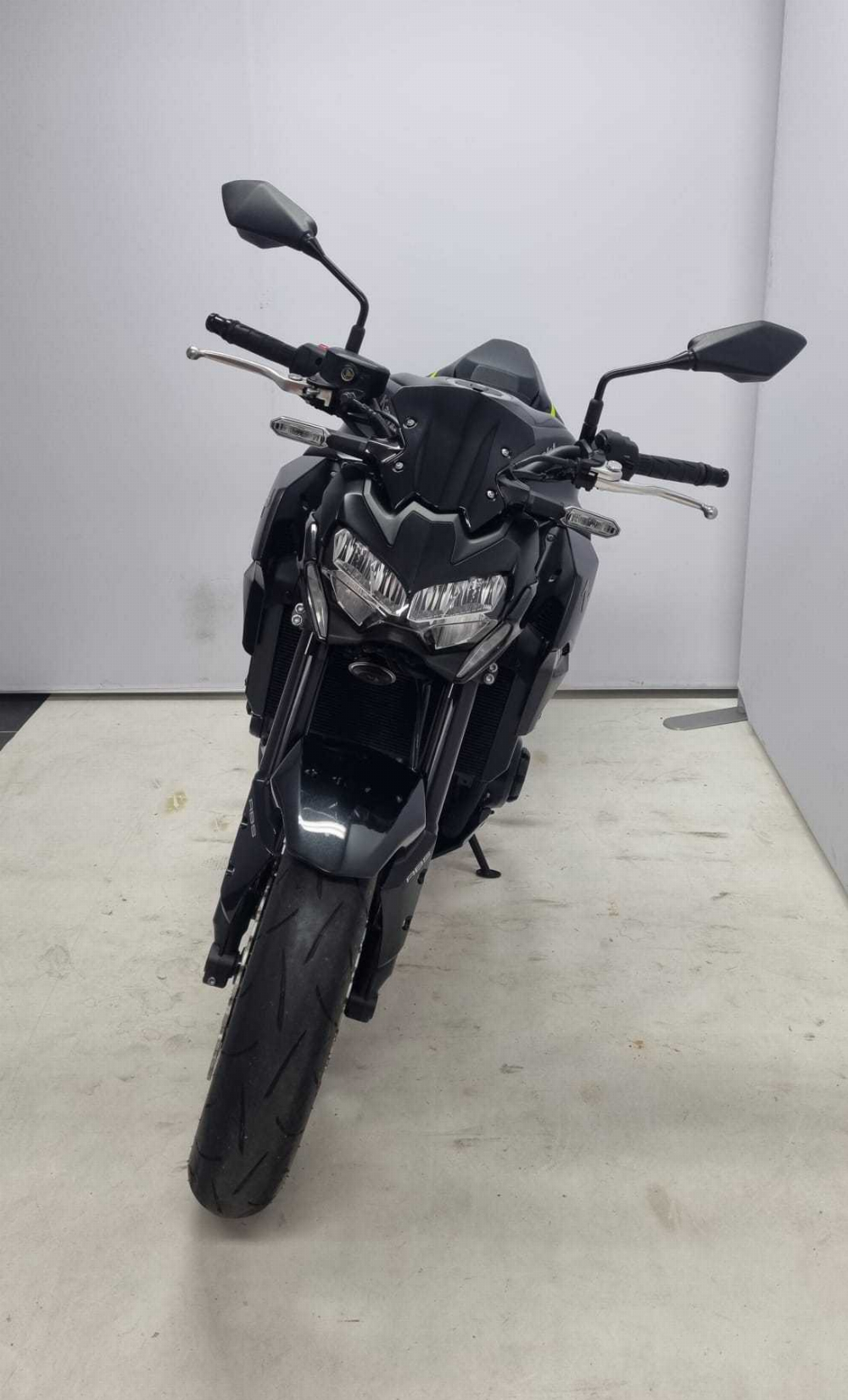Kawasaki Z 900 2022 vue avant