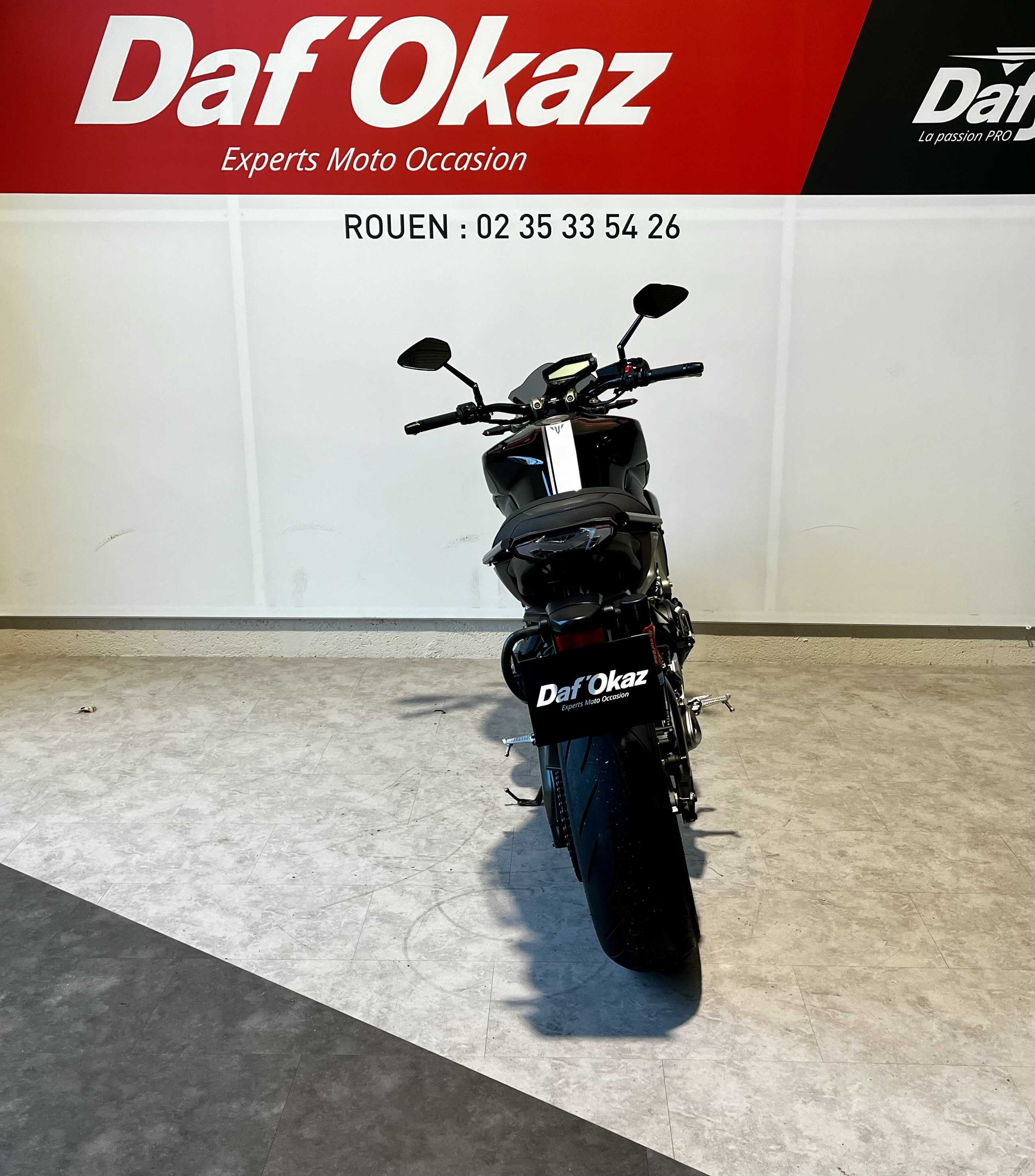 Yamaha MT-09 850 2014 HD vue arrière