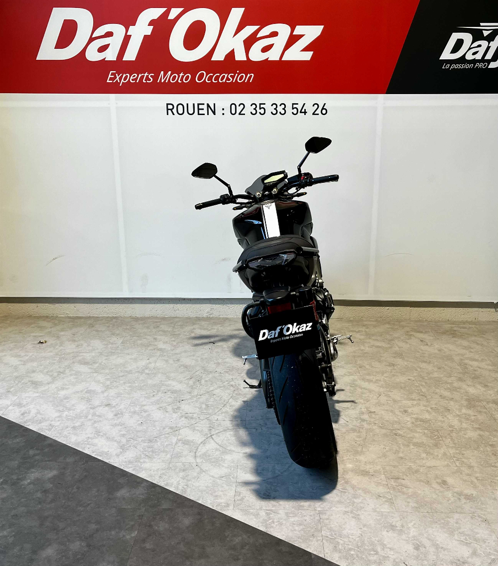 Yamaha MT-09 850 2014 vue arrière