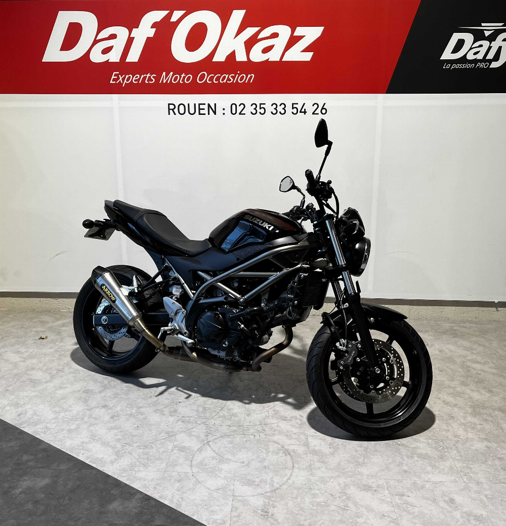 Suzuki SV 650 2022 vue 3/4 droite