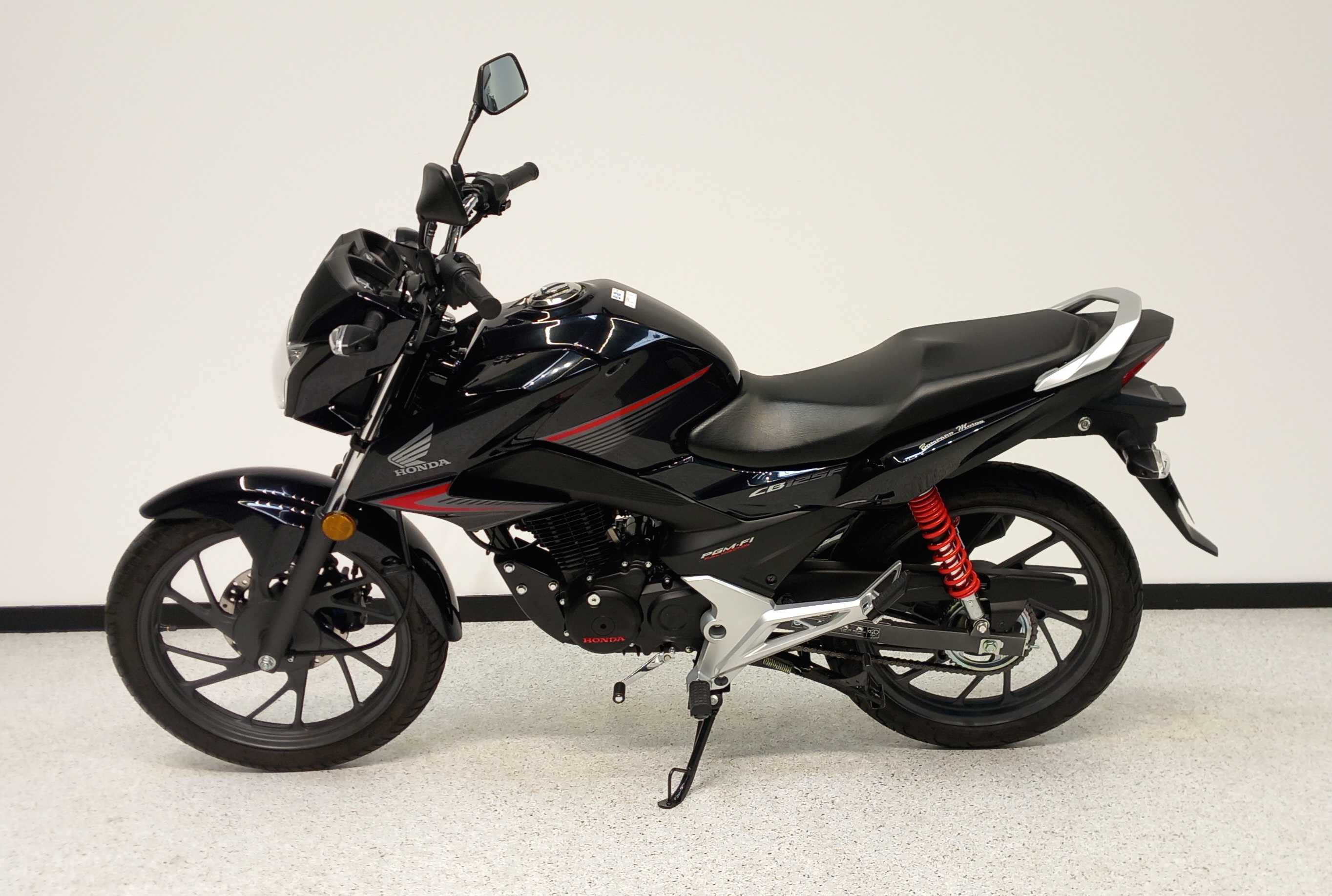 Honda CB 125 F (GLR) 2017 HD vue gauche