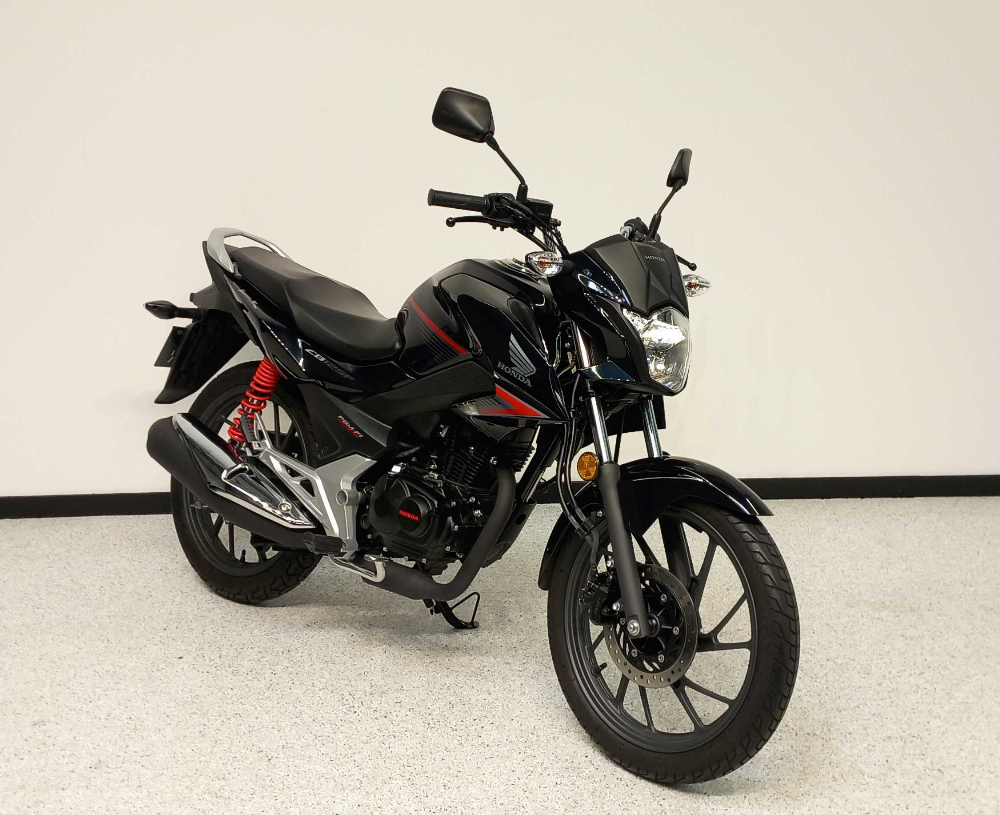 Honda CB 125 F (GLR) 2017 vue 3/4 droite