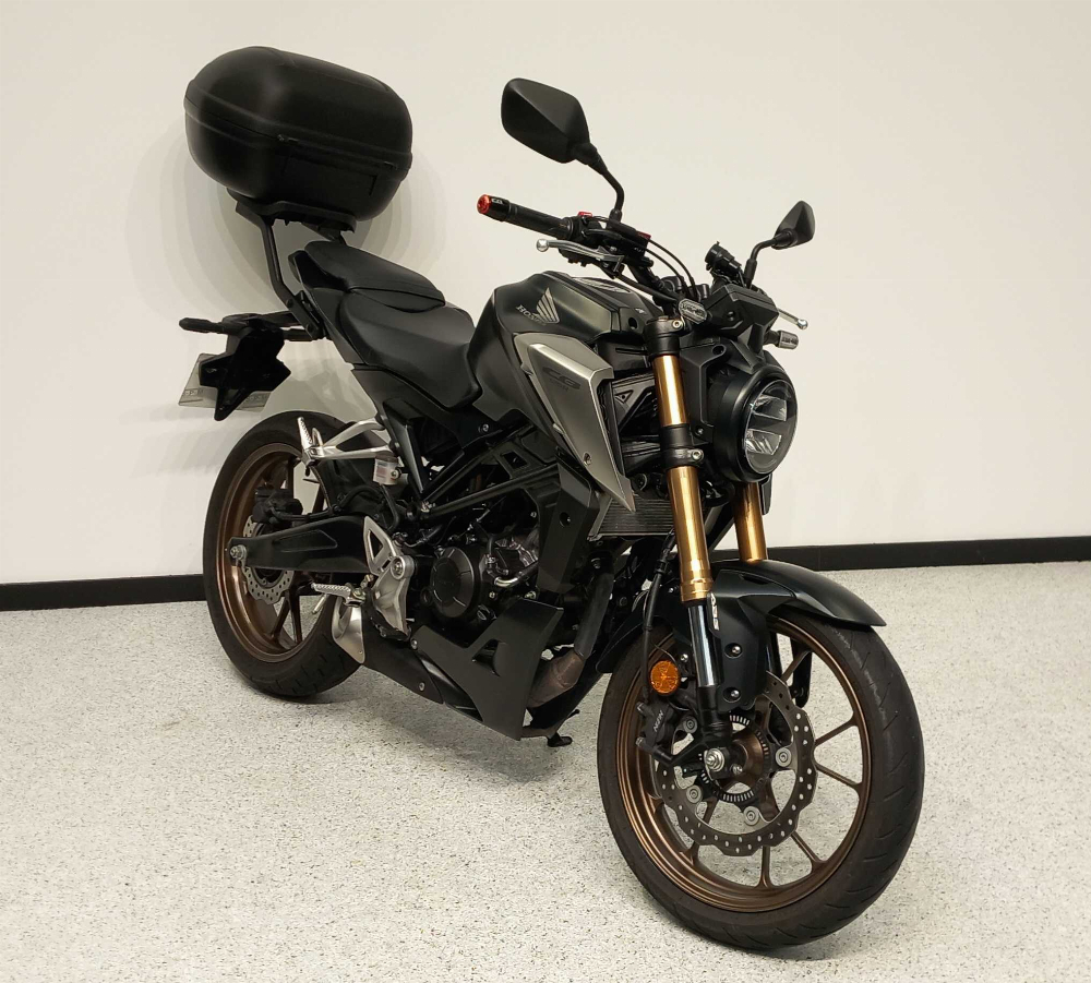 Honda CB 125 R 2021 vue 3/4 droite