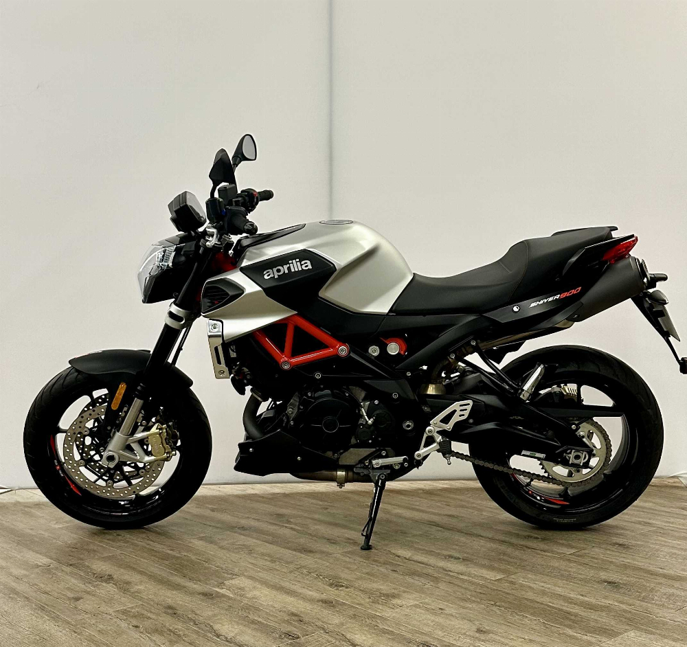 Aprilia Shiver 900 ABS 2017 vue gauche