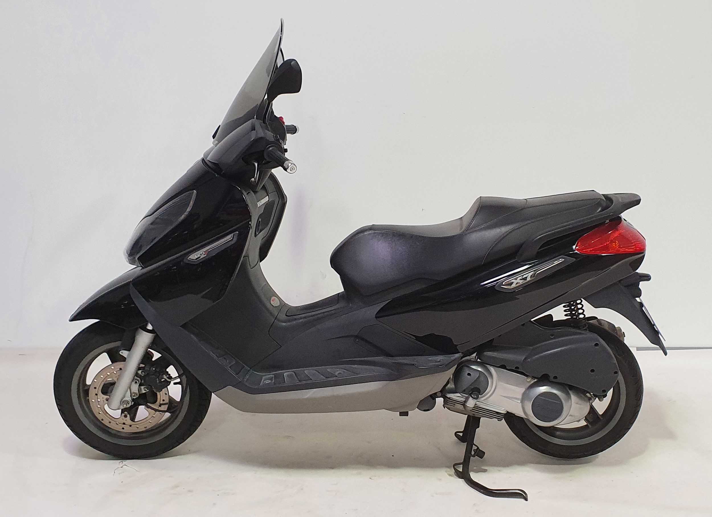 Piaggio X7 2008 HD vue gauche