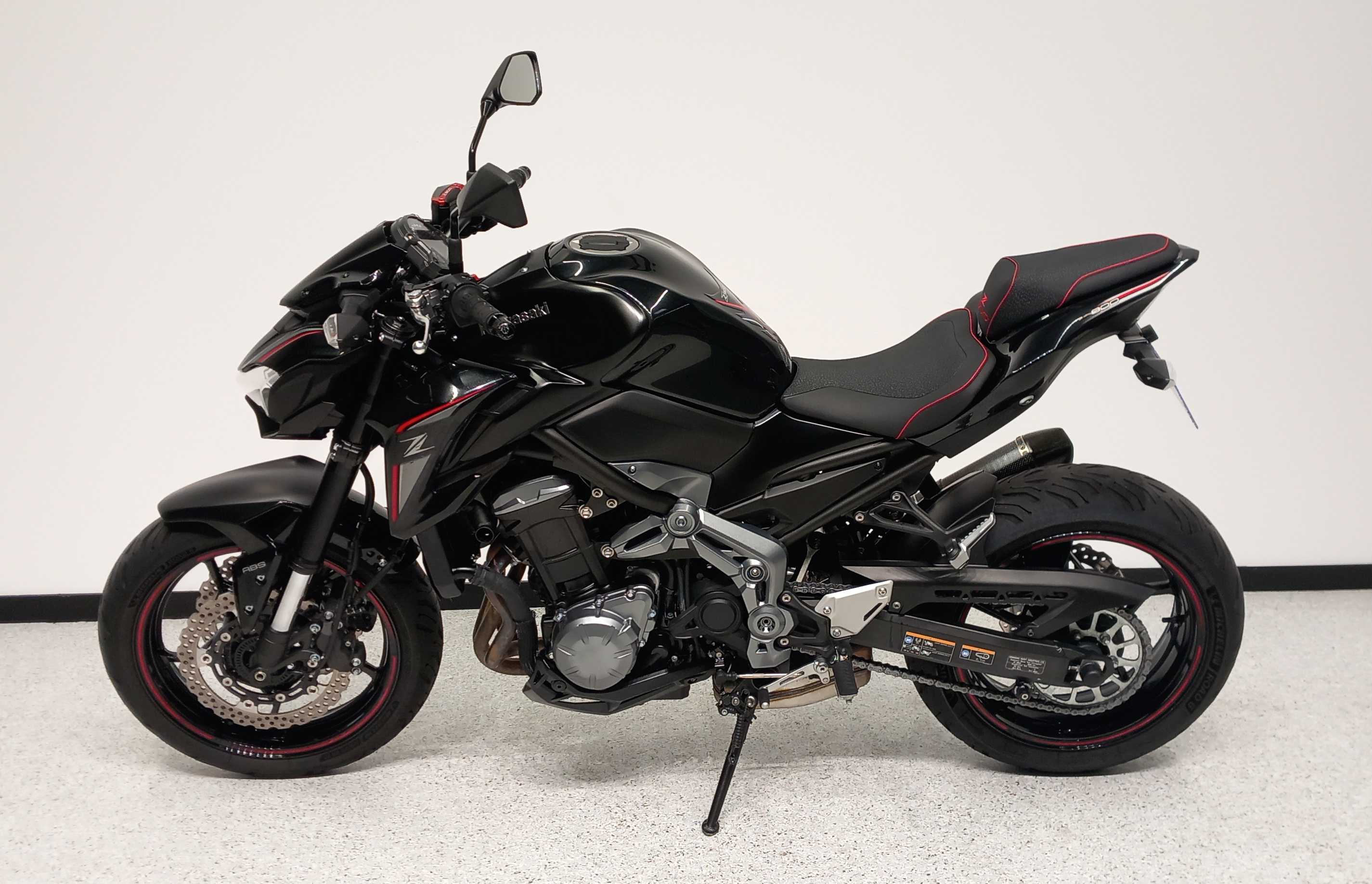 Kawasaki Z 900 2018 HD vue gauche
