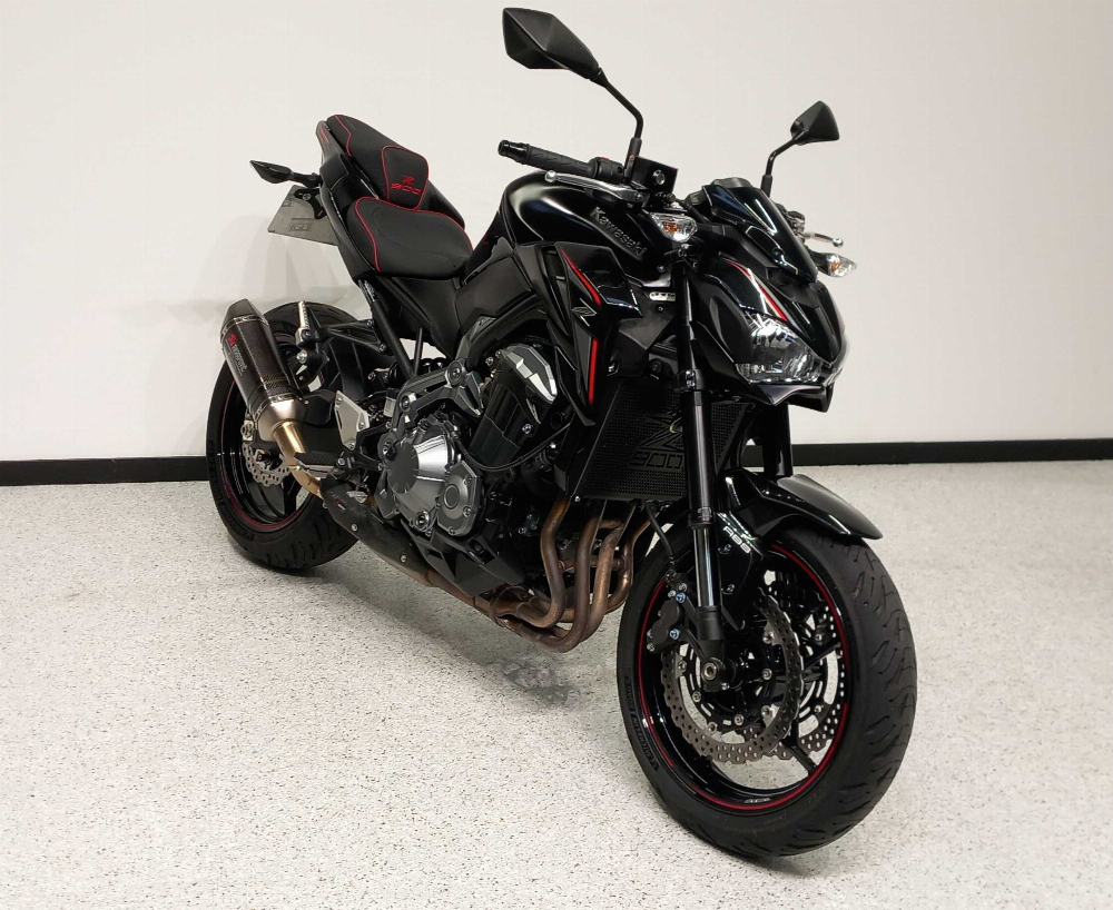 Kawasaki Z 900 2018 vue 3/4 droite