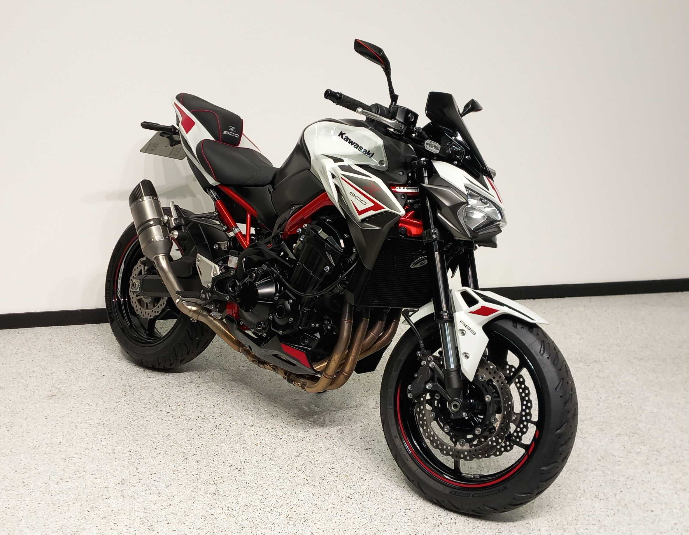Kawasaki Z 900 2022 HD vue 3/4 droite