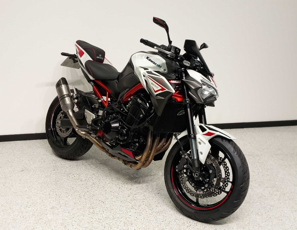 Kawasaki Z 900 2022 vue 3/4 droite