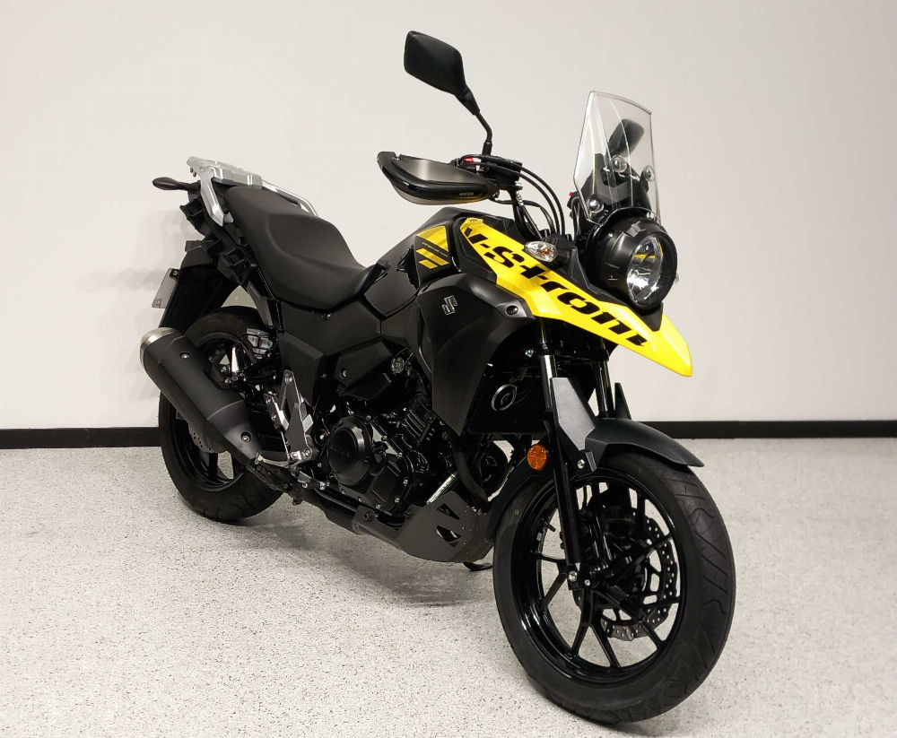 Suzuki DL 250 V-Strom 2018 vue 3/4 droite
