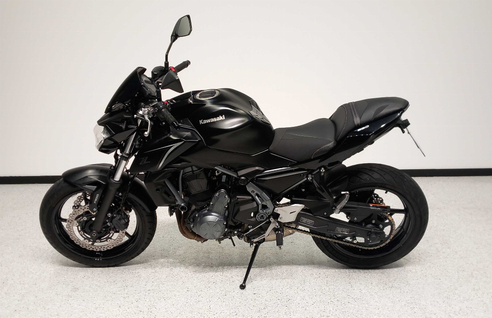 Kawasaki Z 650 2017 vue gauche