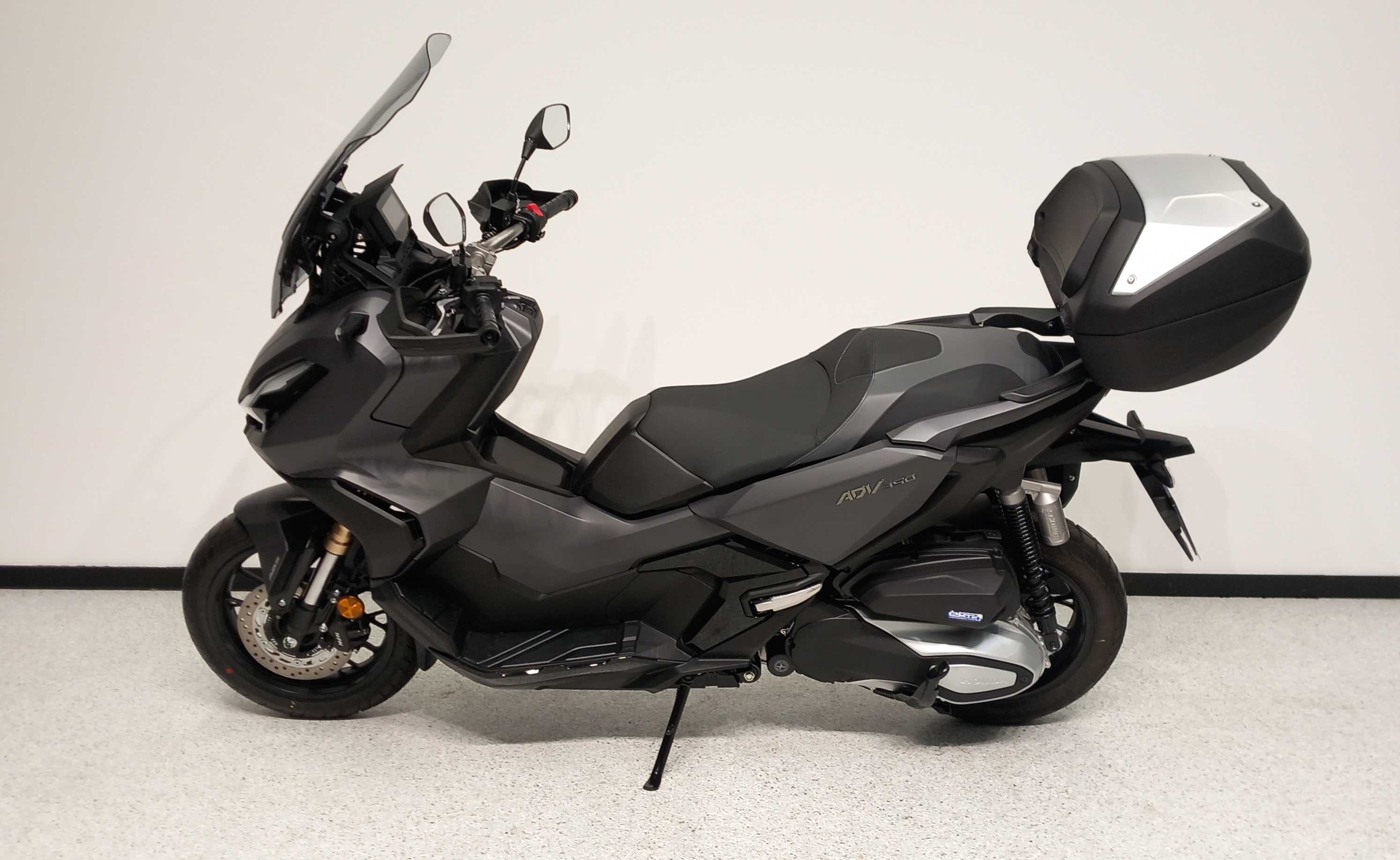 Honda ADV 350 2022 HD vue gauche
