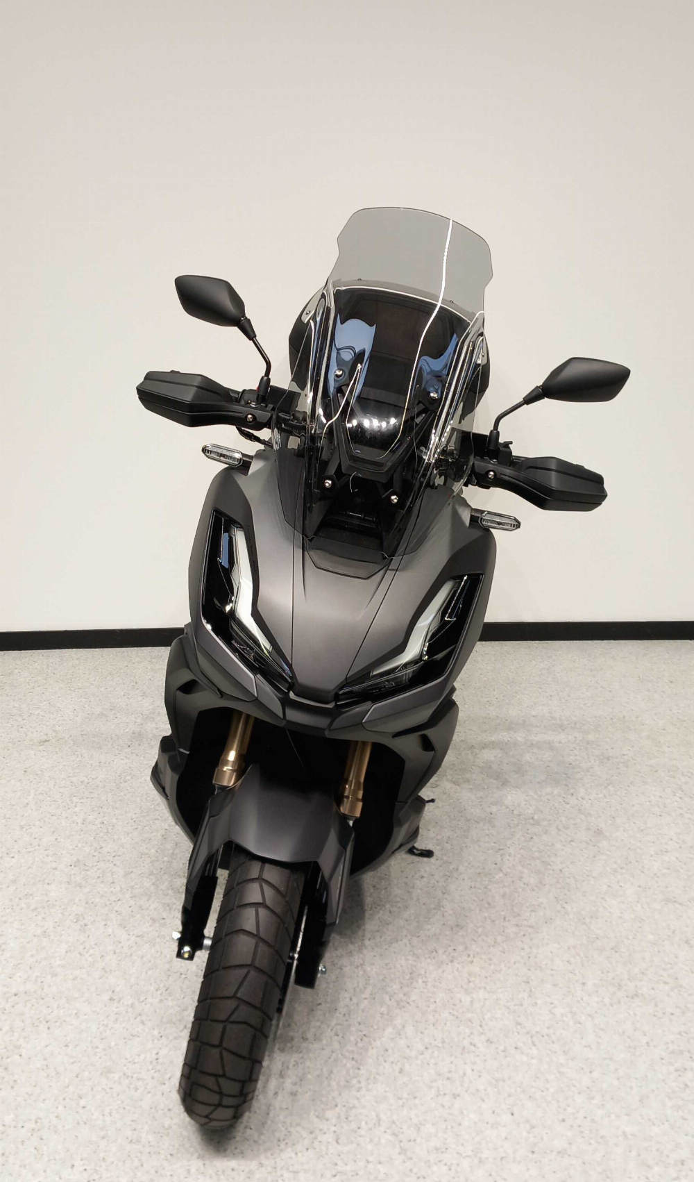 Honda ADV 350 2022 vue avant