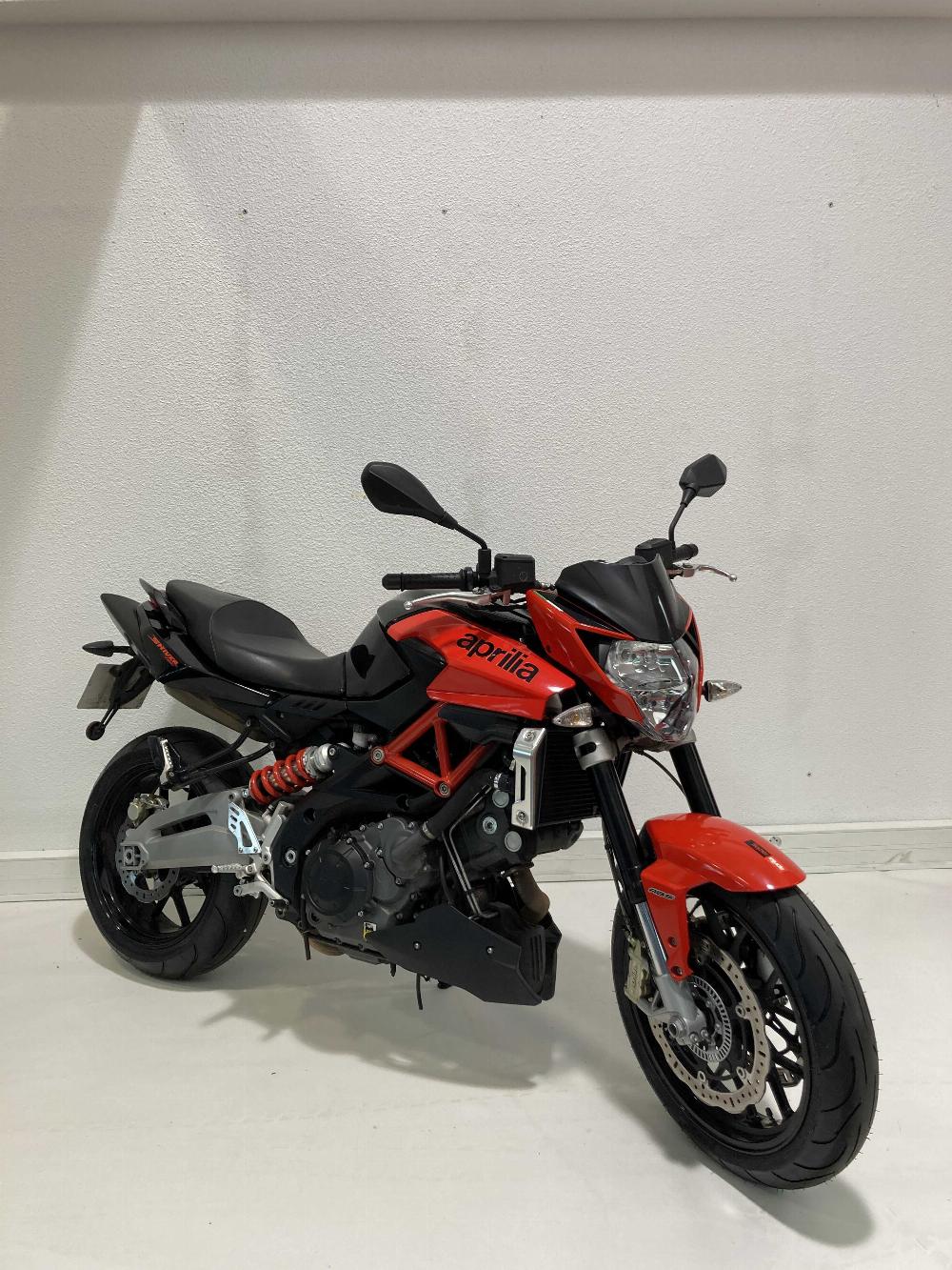 Aprilia SL 750 Shiver ABS 2013 vue 3/4 droite