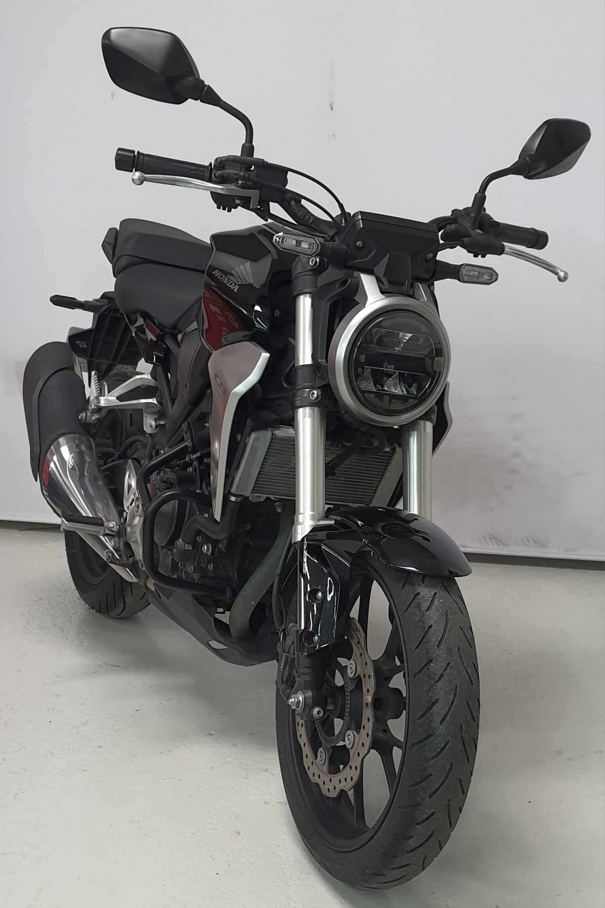 Honda CB 300 R 2019 HD vue 3/4 droite