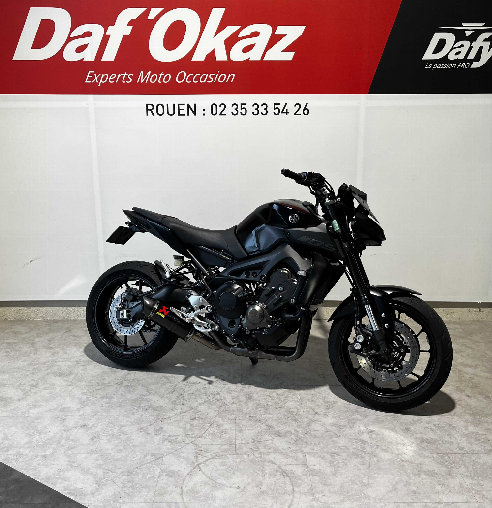 Yamaha MT-09 850 ABS 2017 vue 3/4 droite