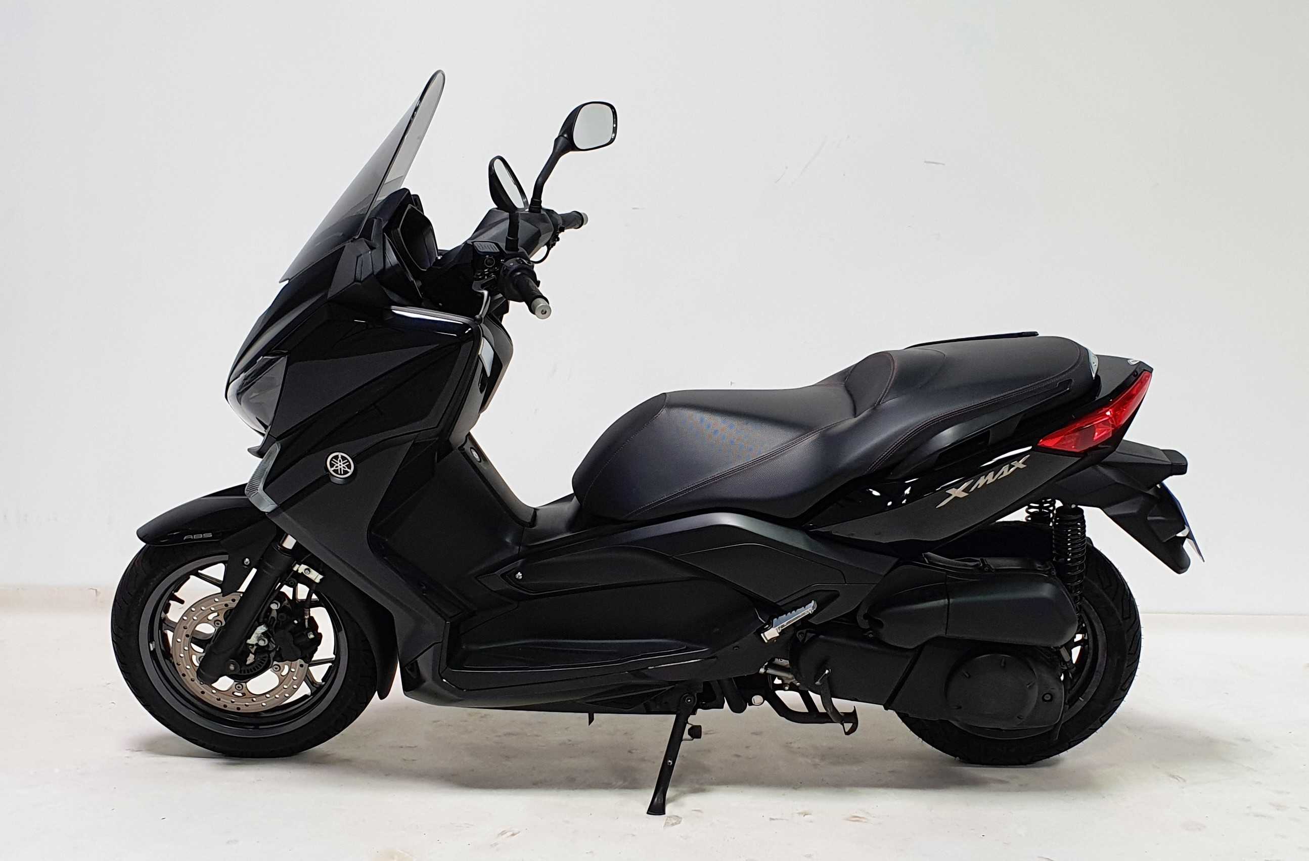 Yamaha X Max 250 2015 HD vue gauche