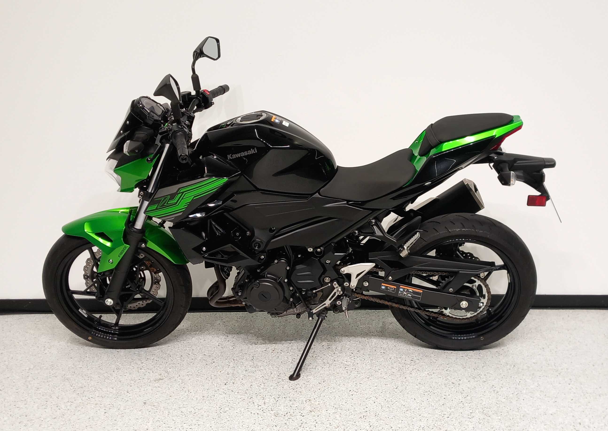 Kawasaki Z 400 2020 HD vue gauche