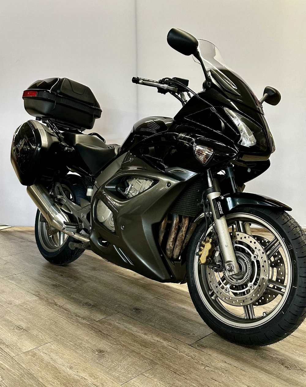 Honda CBF 1000 ABS 2010 vue 3/4 droite