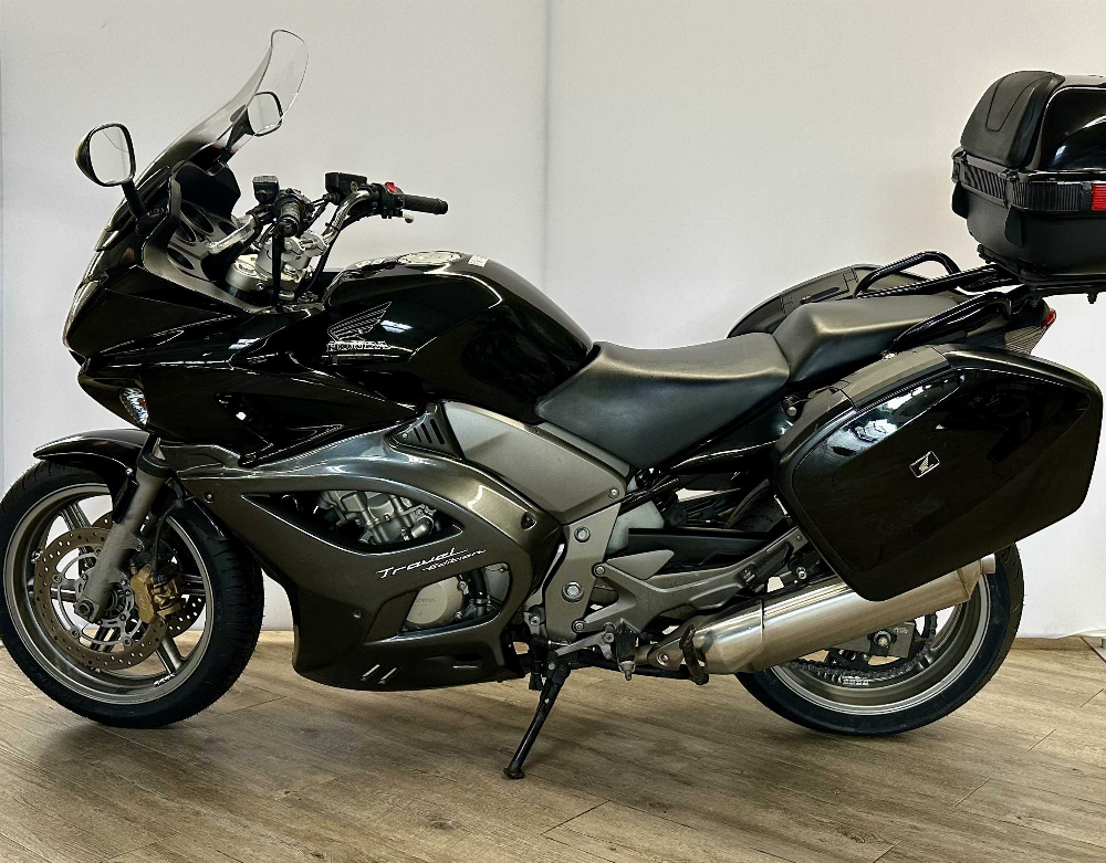 Honda CBF 1000 ABS 2010 vue gauche